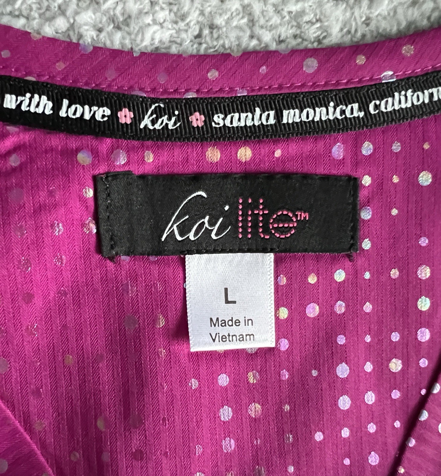 Koi Lite Scrub Top Women’s Large Iridescent Azalea Pink Sparkle Nursing Medical