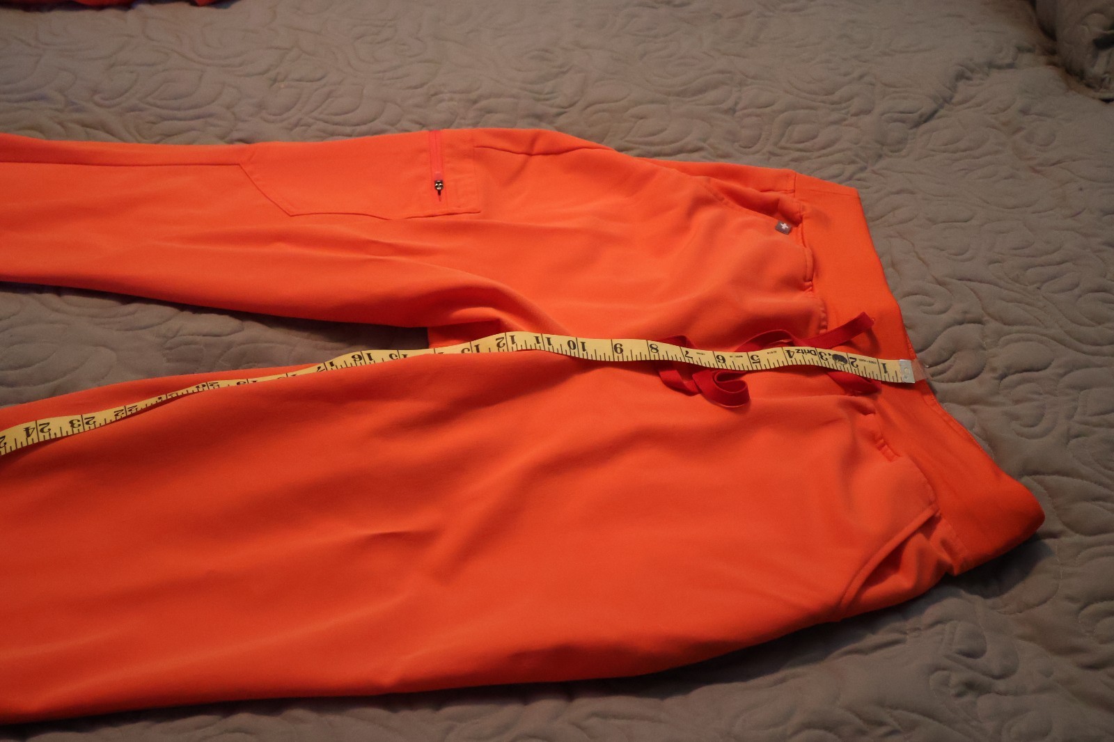 Figs Uniform set Bright orange Tech collection size Large petite