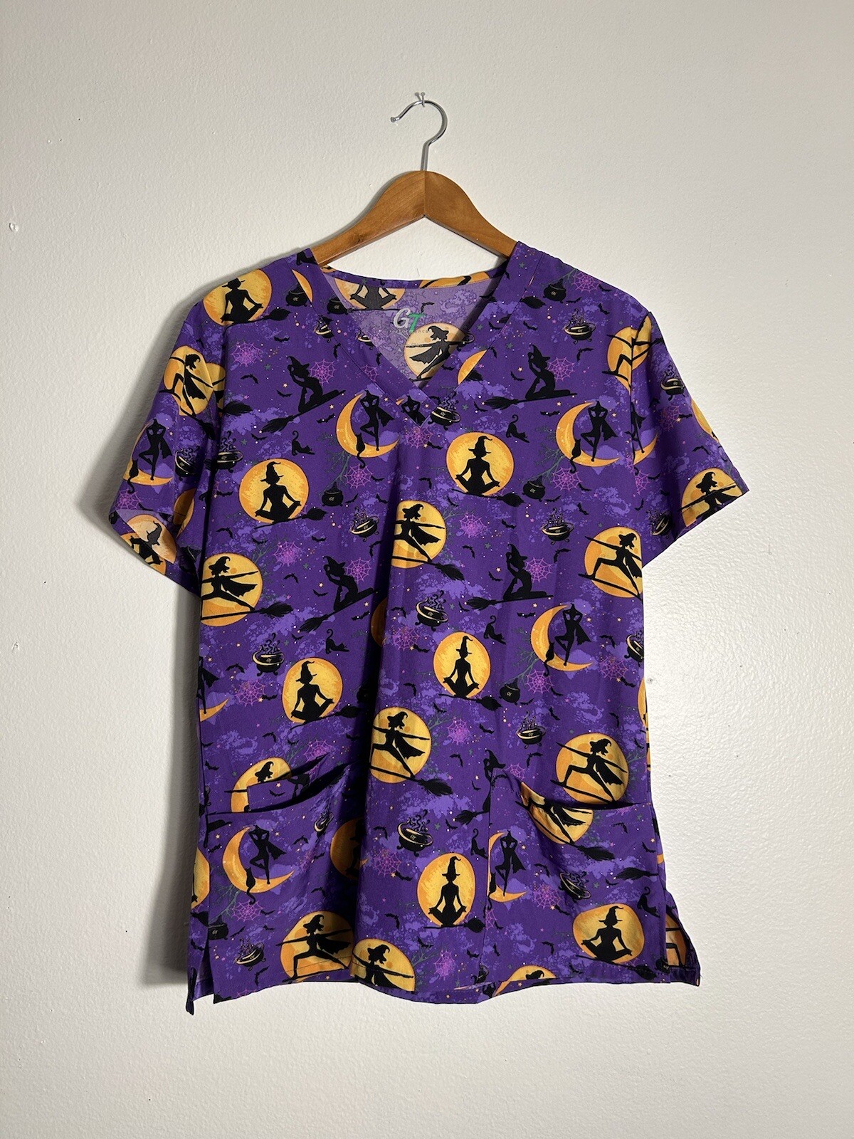 GT PERFORMANCE Halloween Scrub Top Witches cats Spooky LARGE