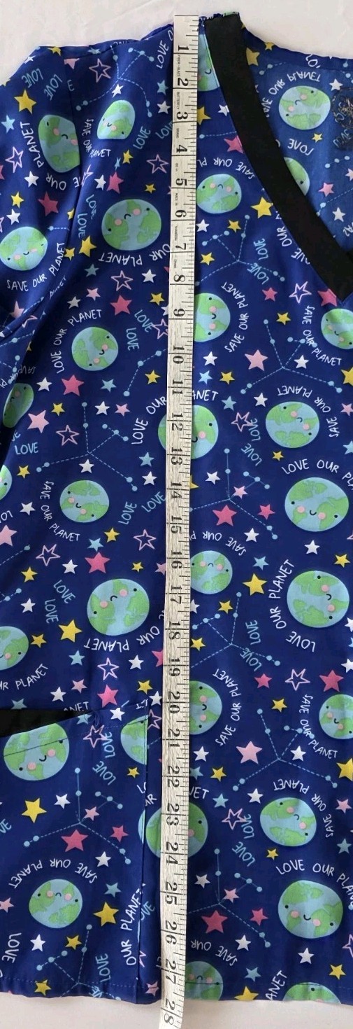 Divine Stretch Women’s Scrub Top Sz 2XL Love Our Planet Print V Neck, 3 Pockets