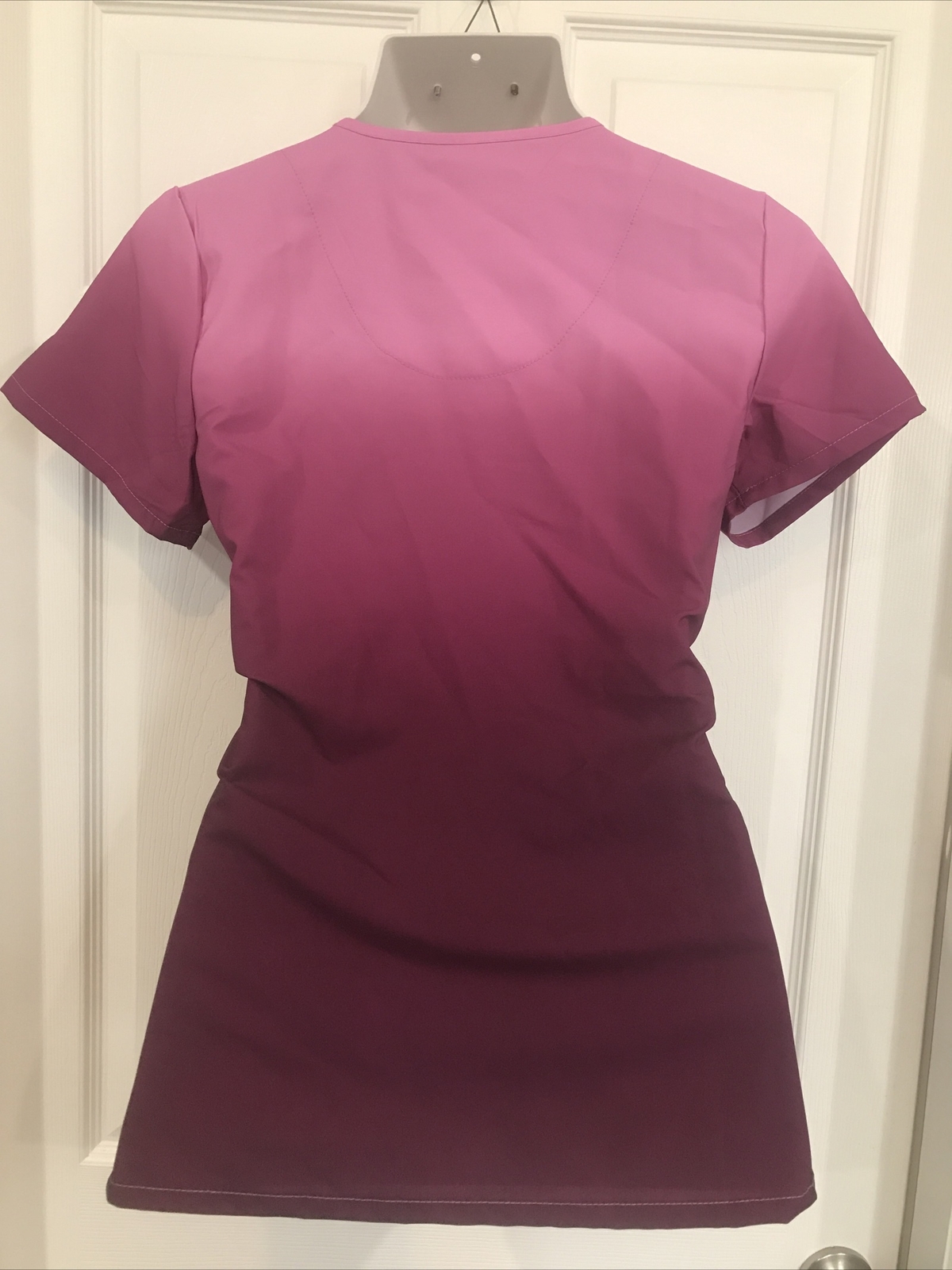 GT Performance Stretch V-Neck Scrub Top Ombre Pink Pockets Women’s S