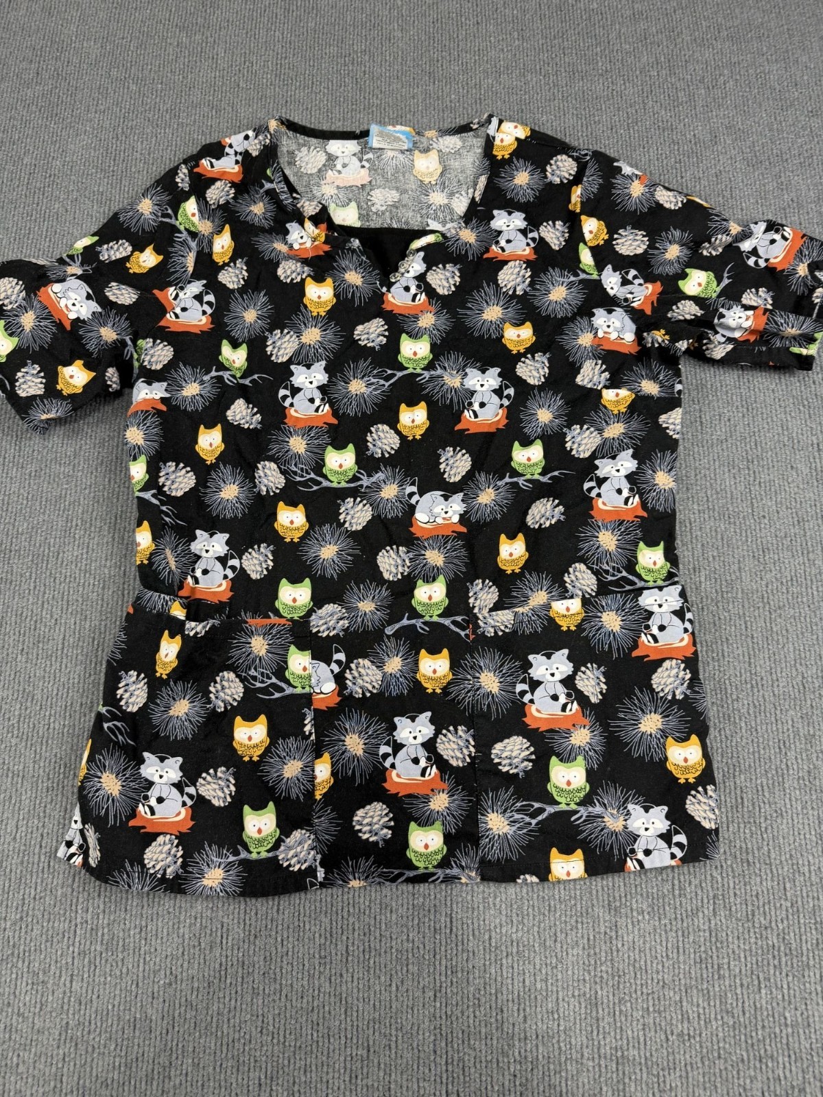 Scrub H.Q. Womens Black Owl & Raccoon Print Scrub Top M