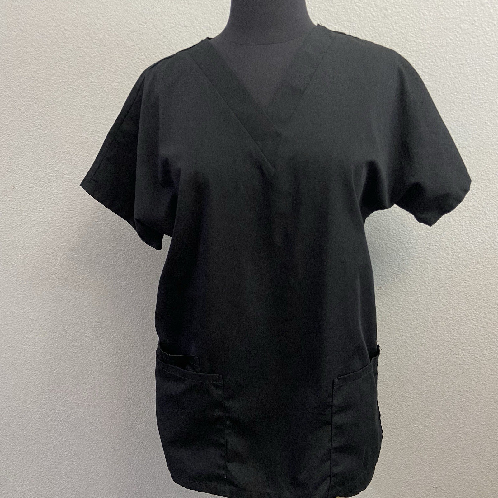 Cherokee Workwear Women’s Size XS Black V-Neck Scrub Top 2 Pocket| 4700 NWOT