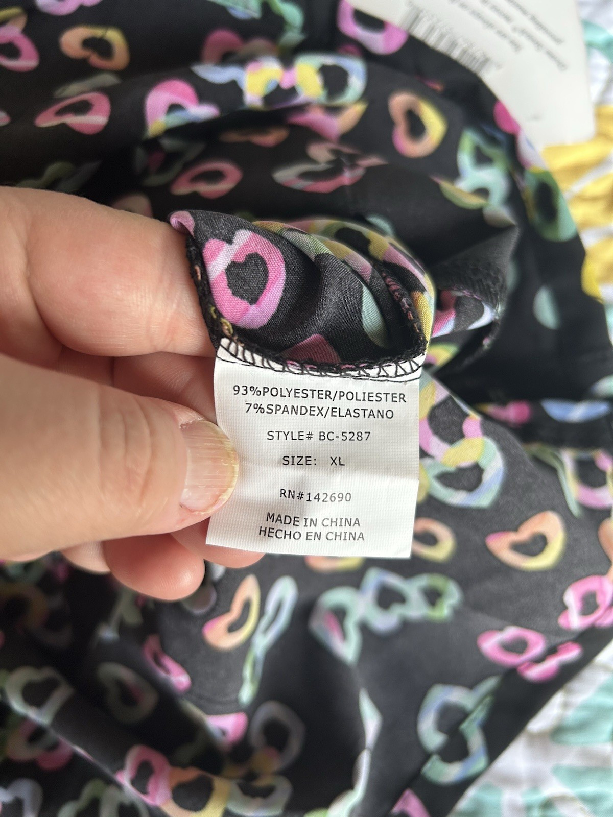 NWT Divine Stretch Black Colorful Rainbow Hearts Scrubs Top Polyester XL