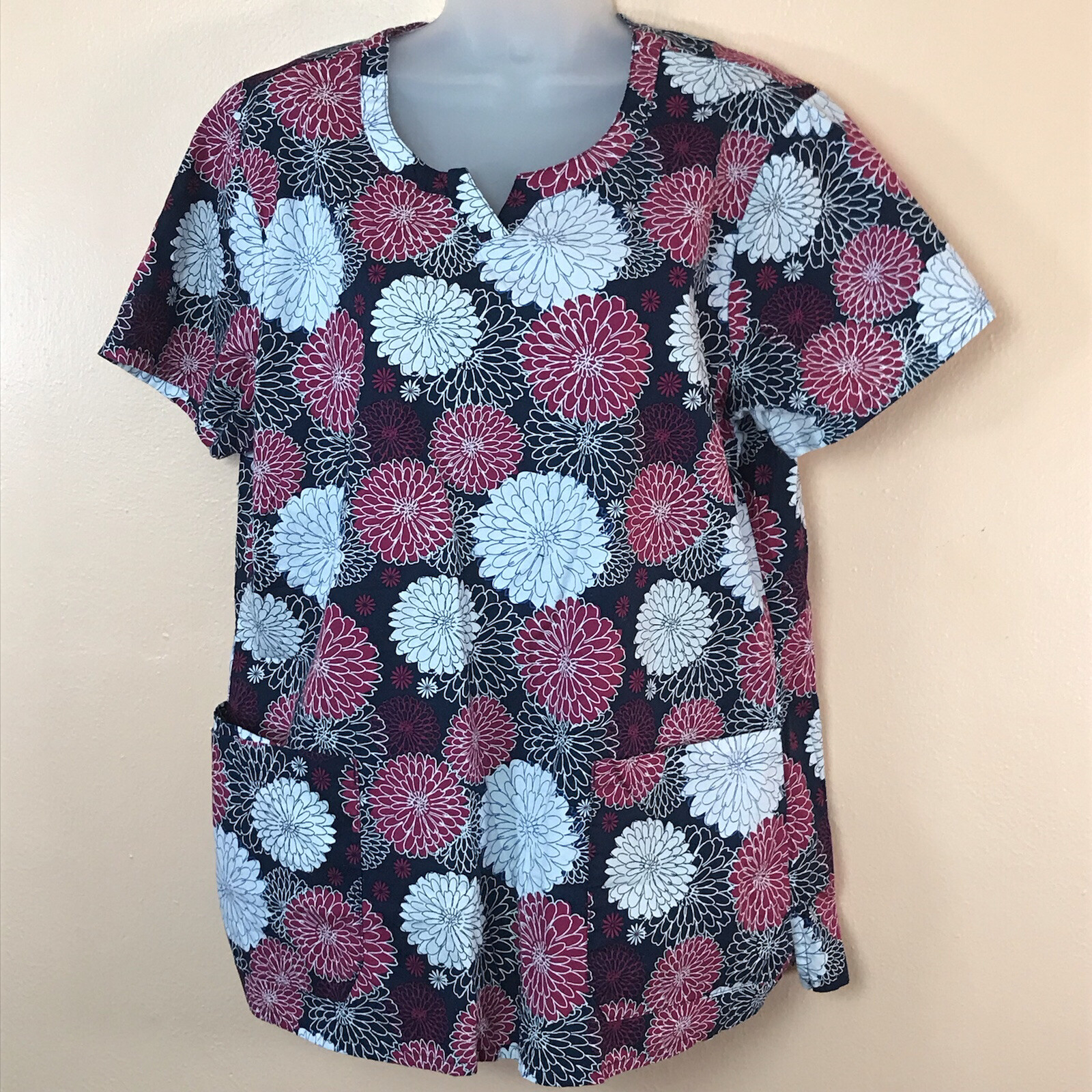 Tasha and Me Chrysanthemum Floral Blue Maroon Print Scrub Top Women L