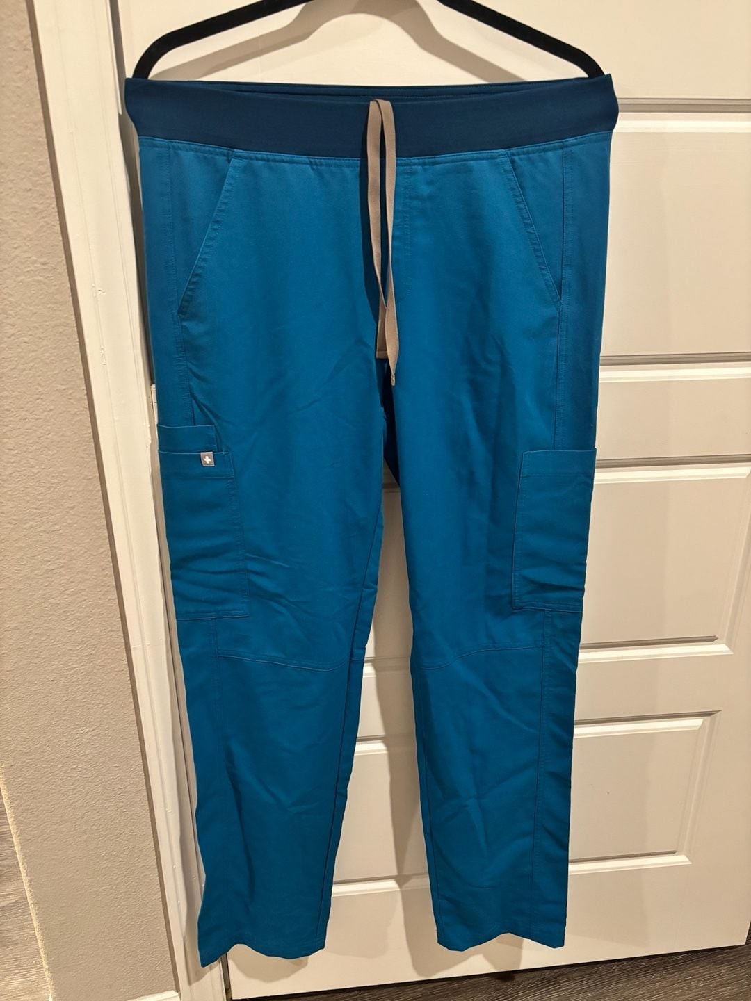 FIGS Technical Collection Axim Cargo Scrub Pants Style T2001