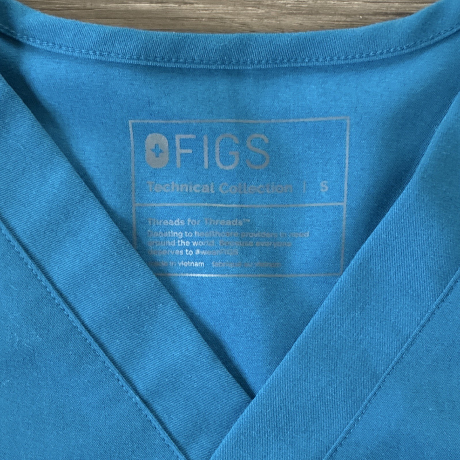 FIGS Technical Collection Unisex Solid Blue V-Neck Medical Scrub Top Size S