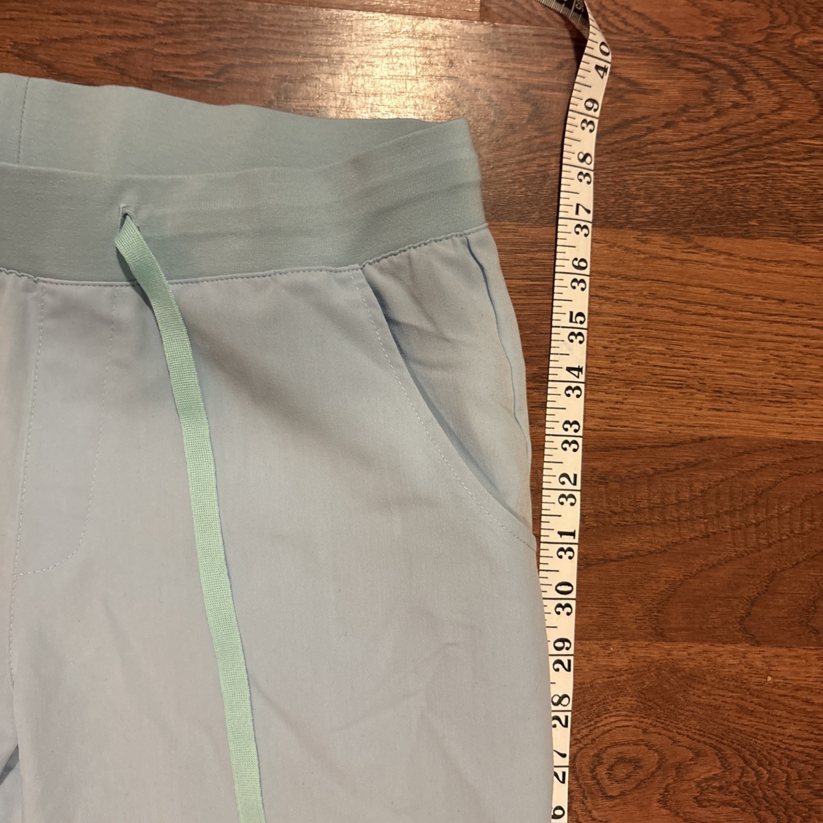 Women’s Scrub Bottoms Garde Malade Sz Medium With Drawstrings -Ribbed Ankle Cuff