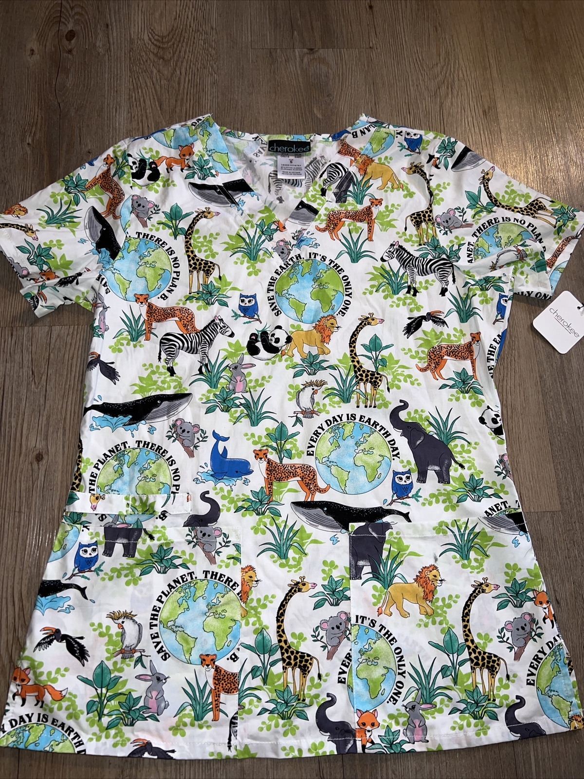 Nurses Scrub Top Size Small Save The Planet Earth Lion Panda Whale Elephant NEW