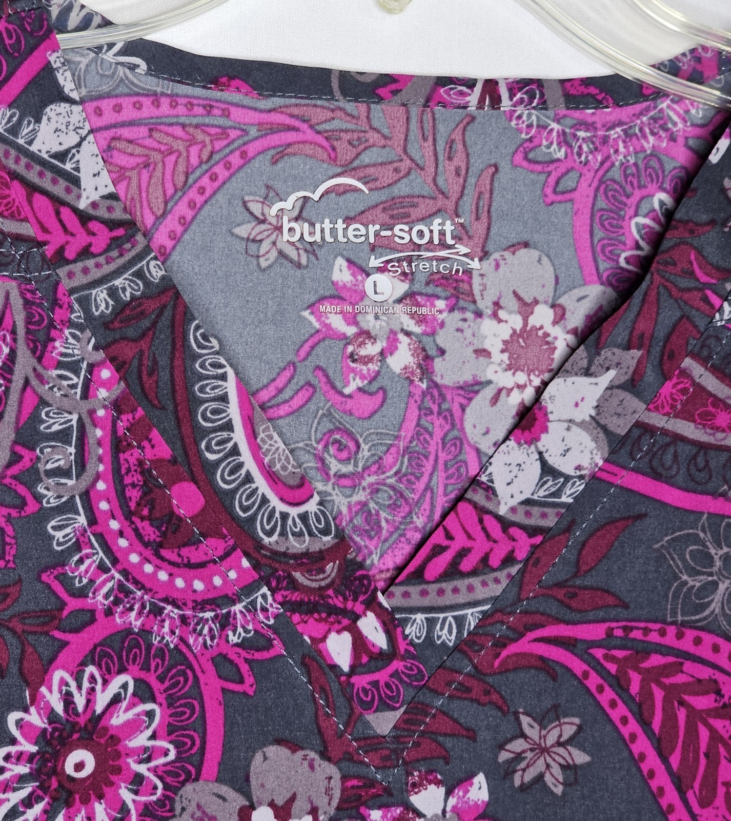 Butter-Soft Scrub Top Womens XL Grey Purple Tropical Floral Paisley Pockets