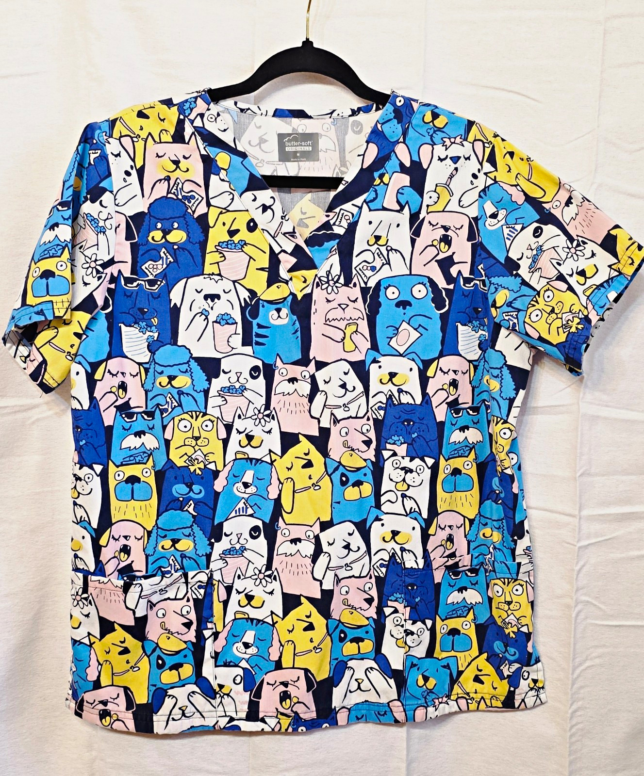 Butter-Soft Originals Multicolor Animal Print V-Neck Short Sleeve Scrub Top M