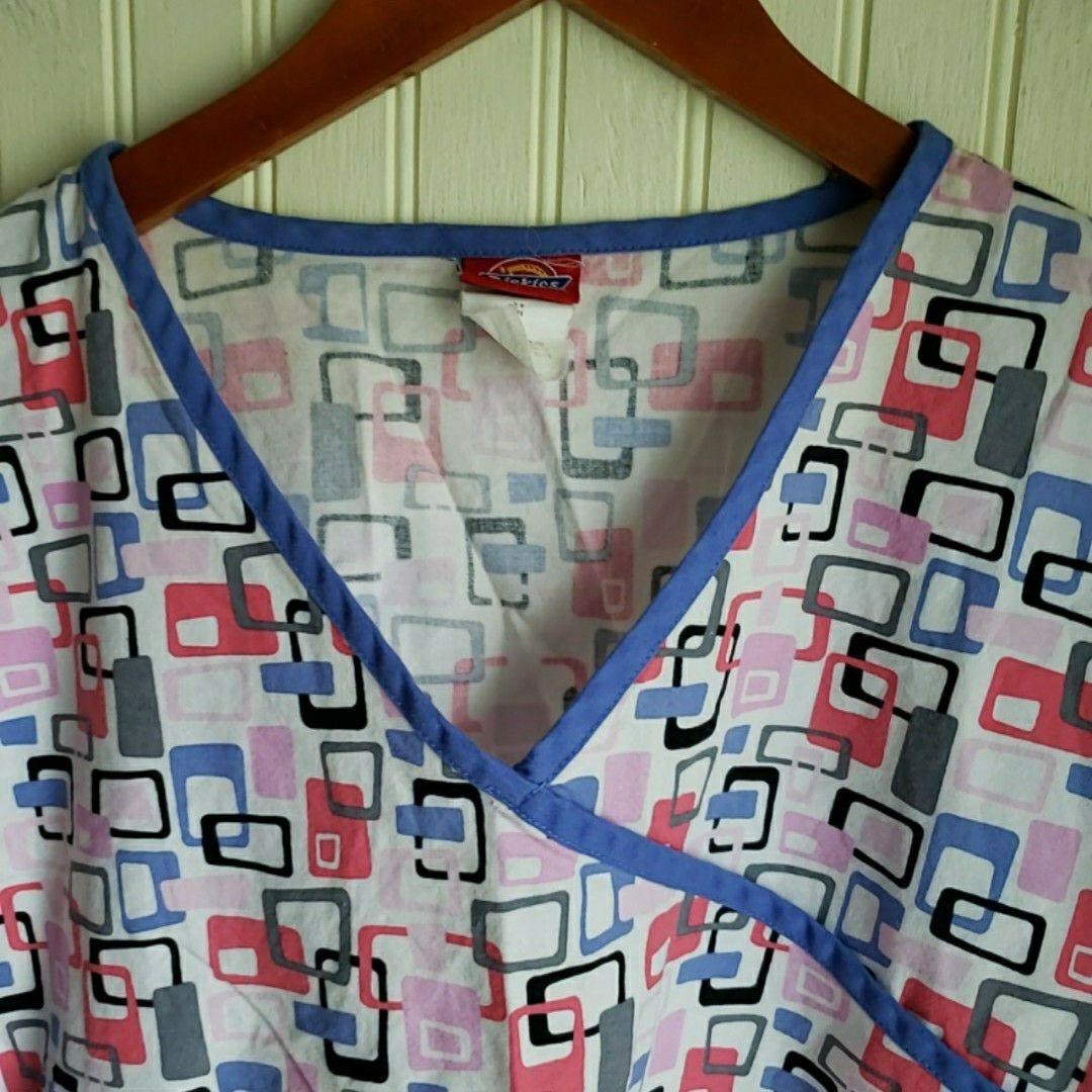Dickies Scrub Top Womens Small Multicolor Geometric Mock Wrap Pockets Nursing