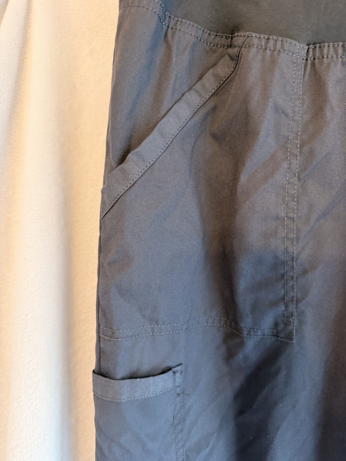 Landau Women’s PLG ( Petite LG) Gray Cargo Scrub Pants. Sw40
