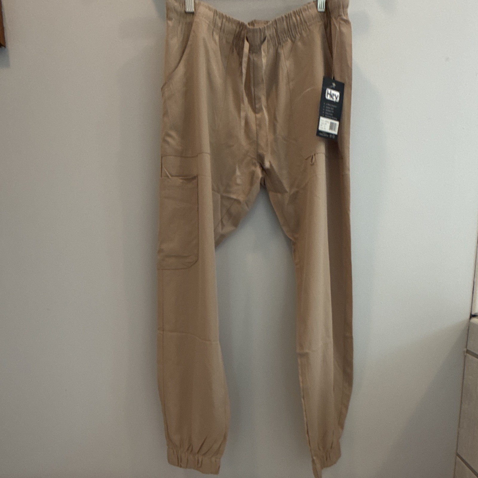Hey+ Khaki Scrub Set Size M 4-Way Stretch Moisture Wicking Top & Jogger