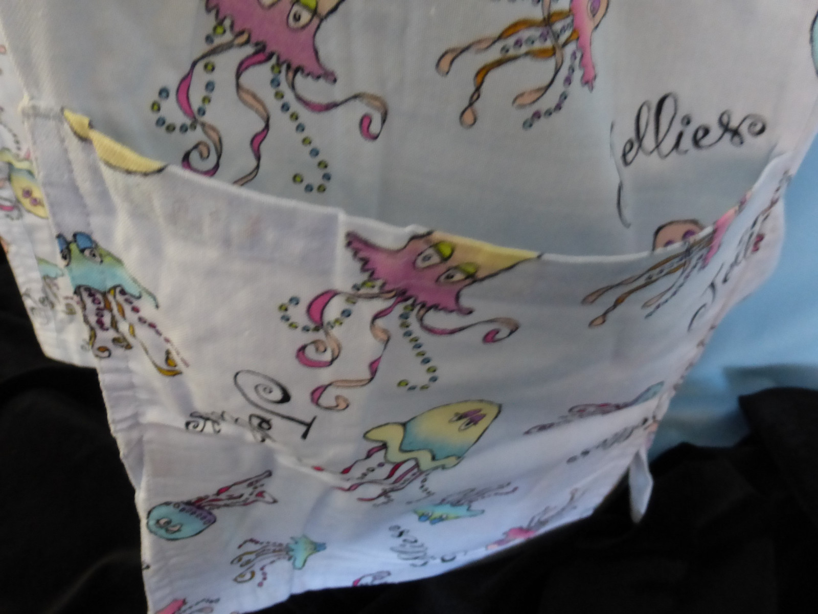 SCRUB TOP Medical – Dental – Vet – V-Neck Angel Eyes NWT 100% Cotton Size MEDIUM