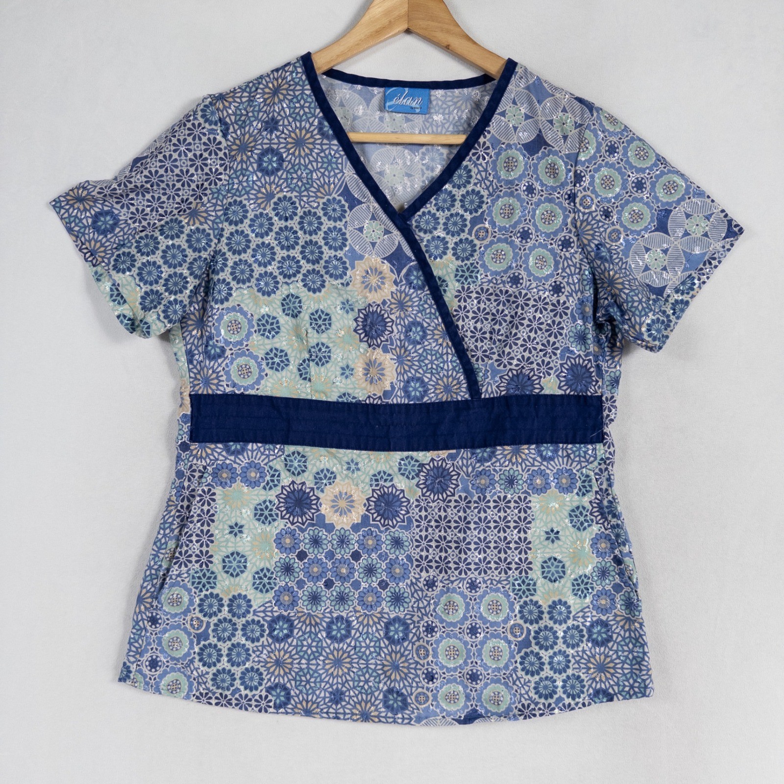 Élan by BARCO Scrub Top Womens S/M Blue Floral Embroidered Medical Pullover
