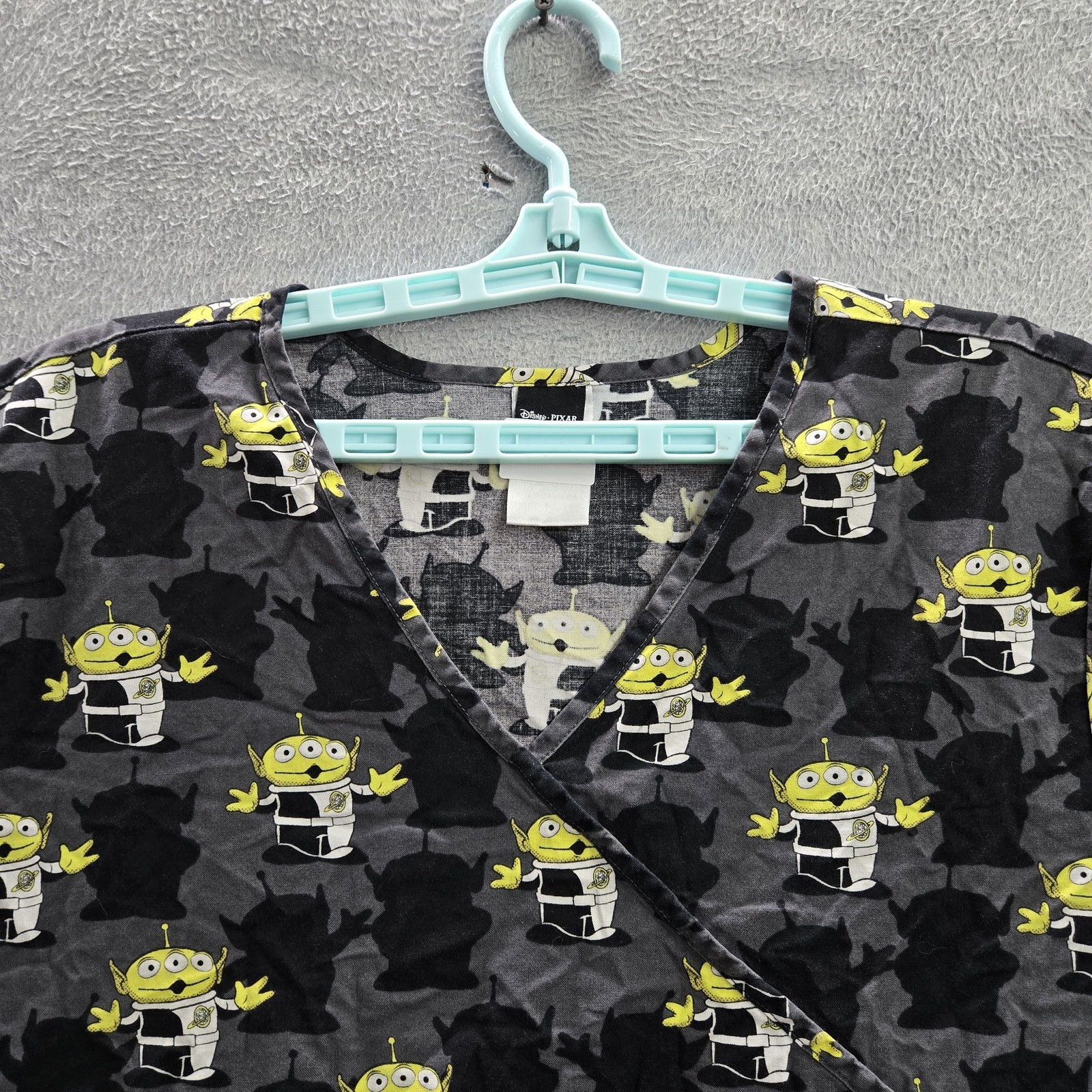 Disney Pixar Women Scrub Top 2XL/2XG Gray Toy Story Alien