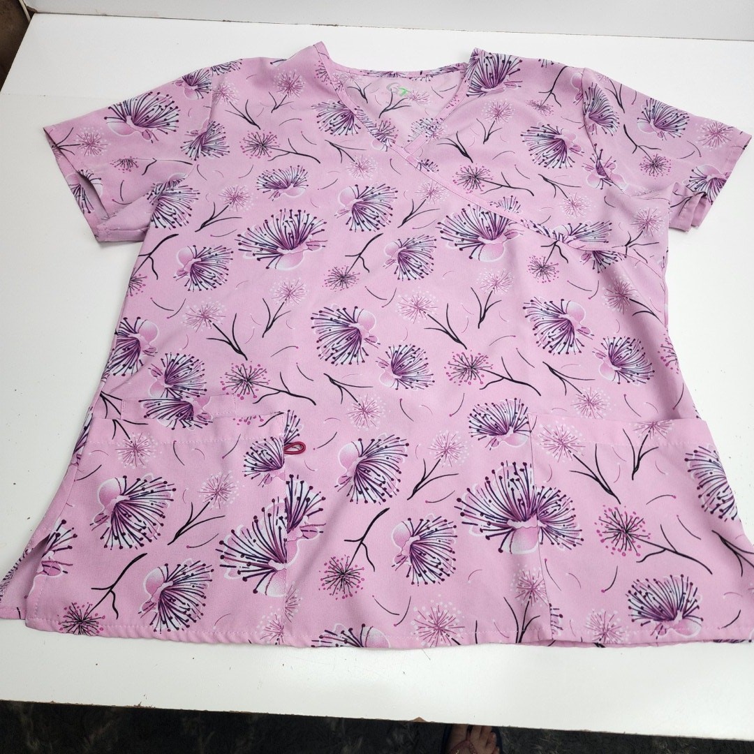 GT Performance Pink Floral V-Neck Short Sleeve Scrubs Top Women’s Size L