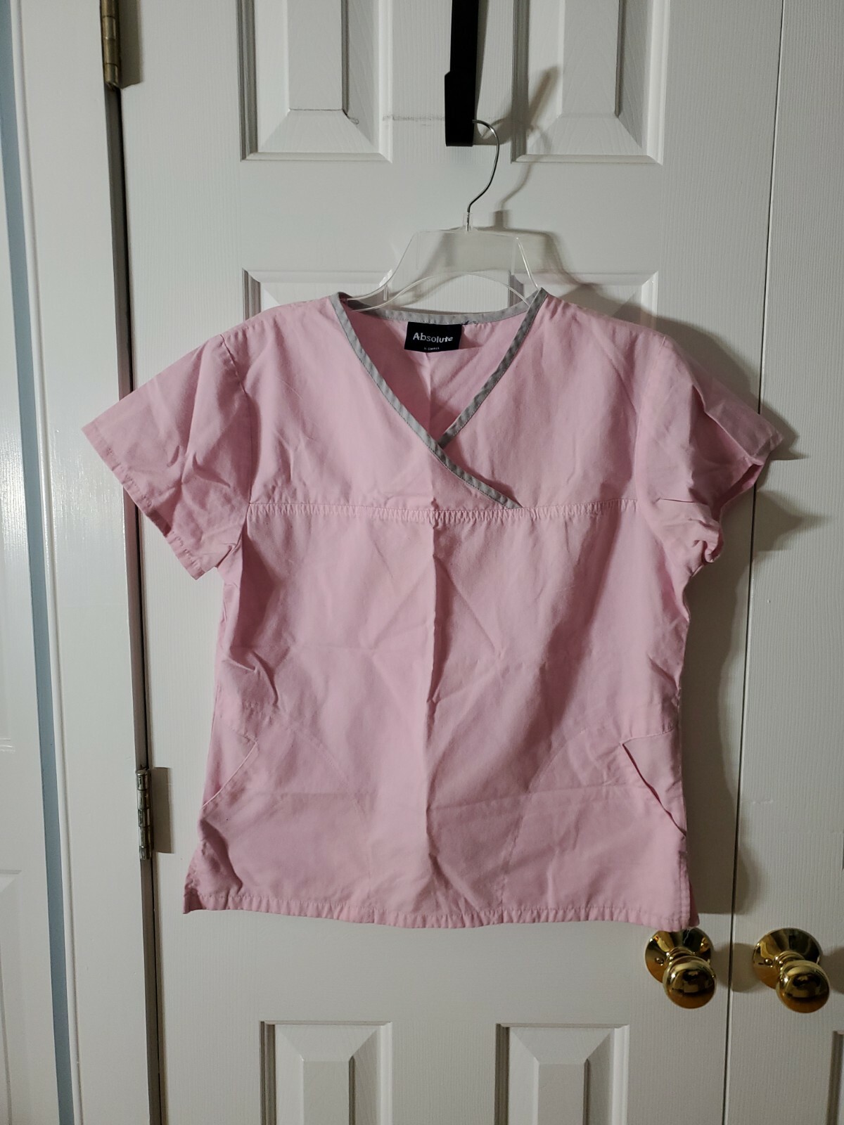 Absolute Scrub Top Women’s Nurses Uniform Scrub Top pink Gray Trim Pockets XS