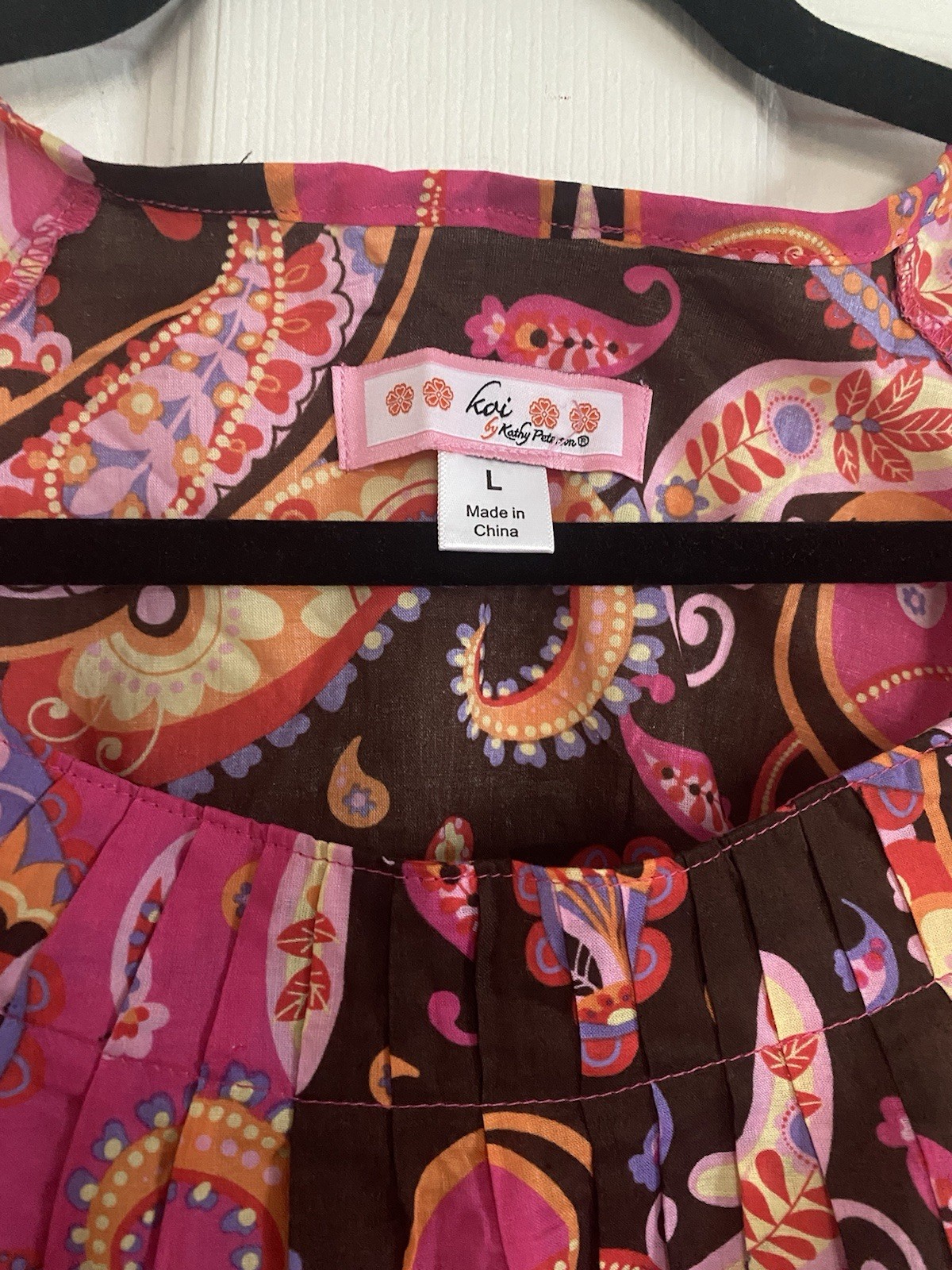 VTG Koi By Kathy Peterson Women’s Scrub Top Paisley Floral Print L NWT