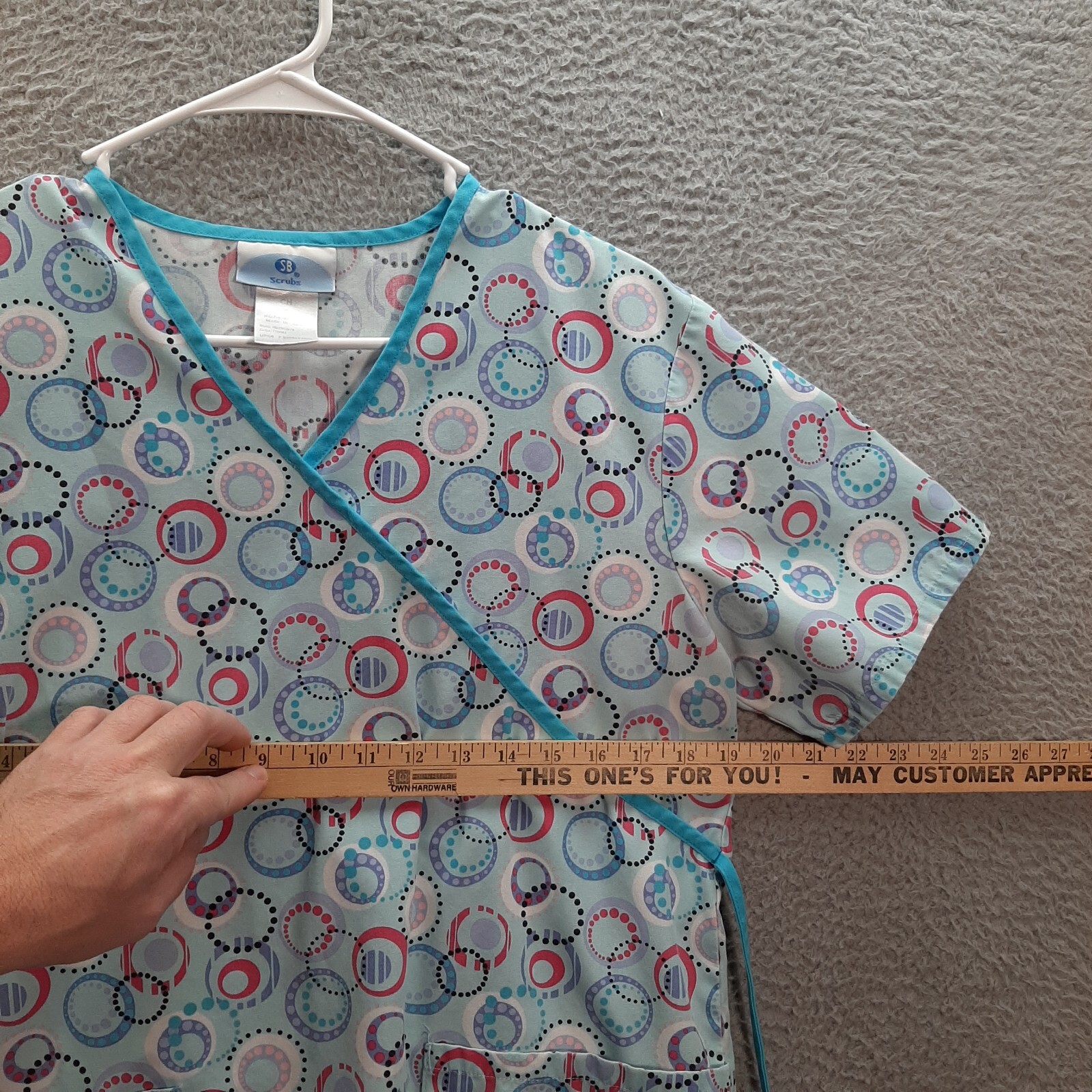 SB Scrubs Scrub Top Womens Small Blue Geometric Nurse Medical Dental Vet