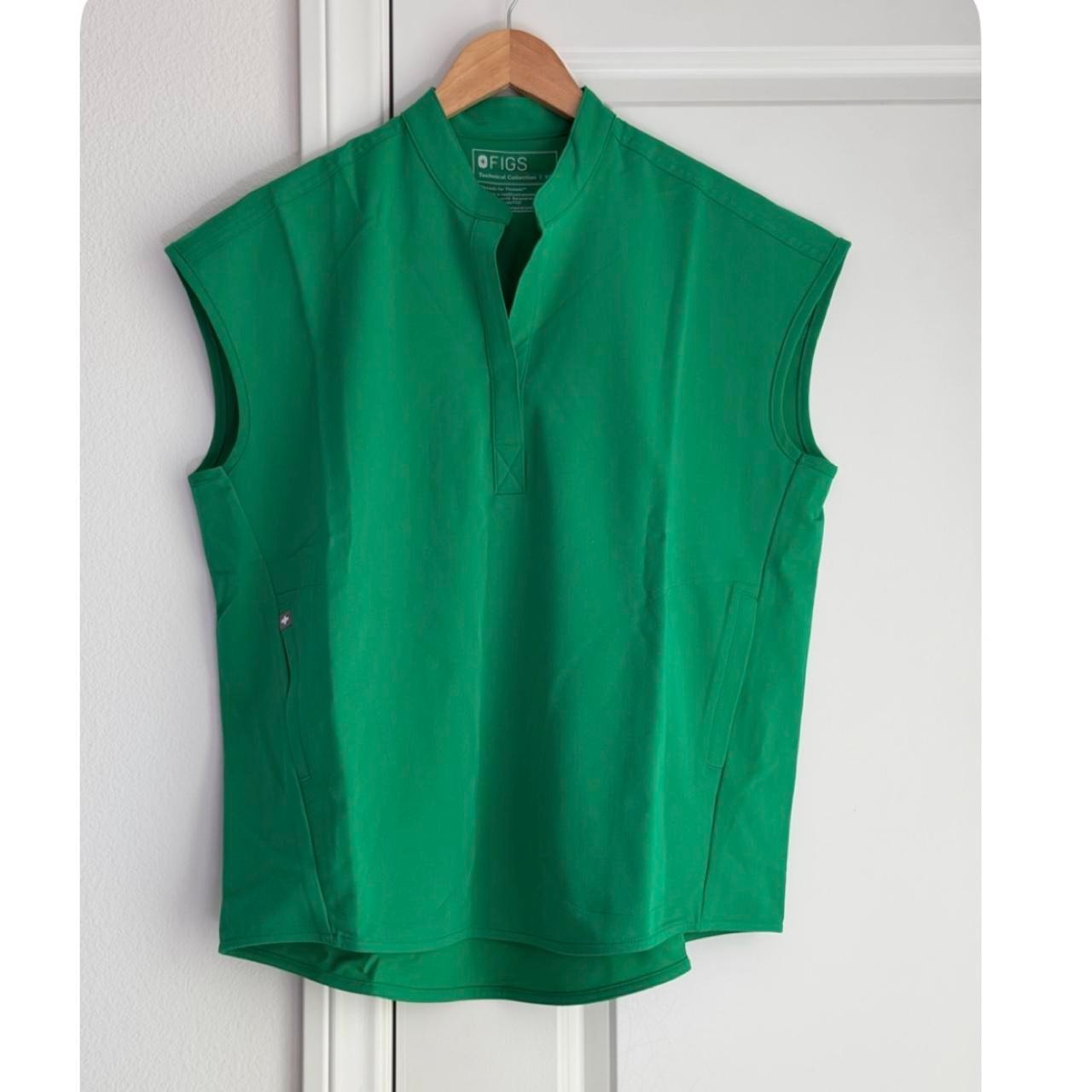 Figs Rafaela Oversized Scrub Top in Evergreen, Size X-Small