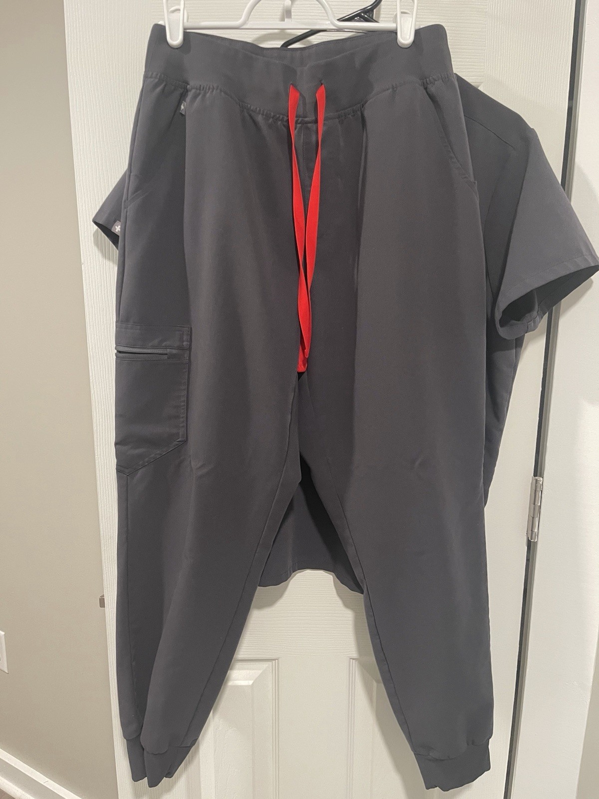 Figs Scrub Set Charcoal Top Is Large Petite, Bottoms Are Medium Petite Joggers.