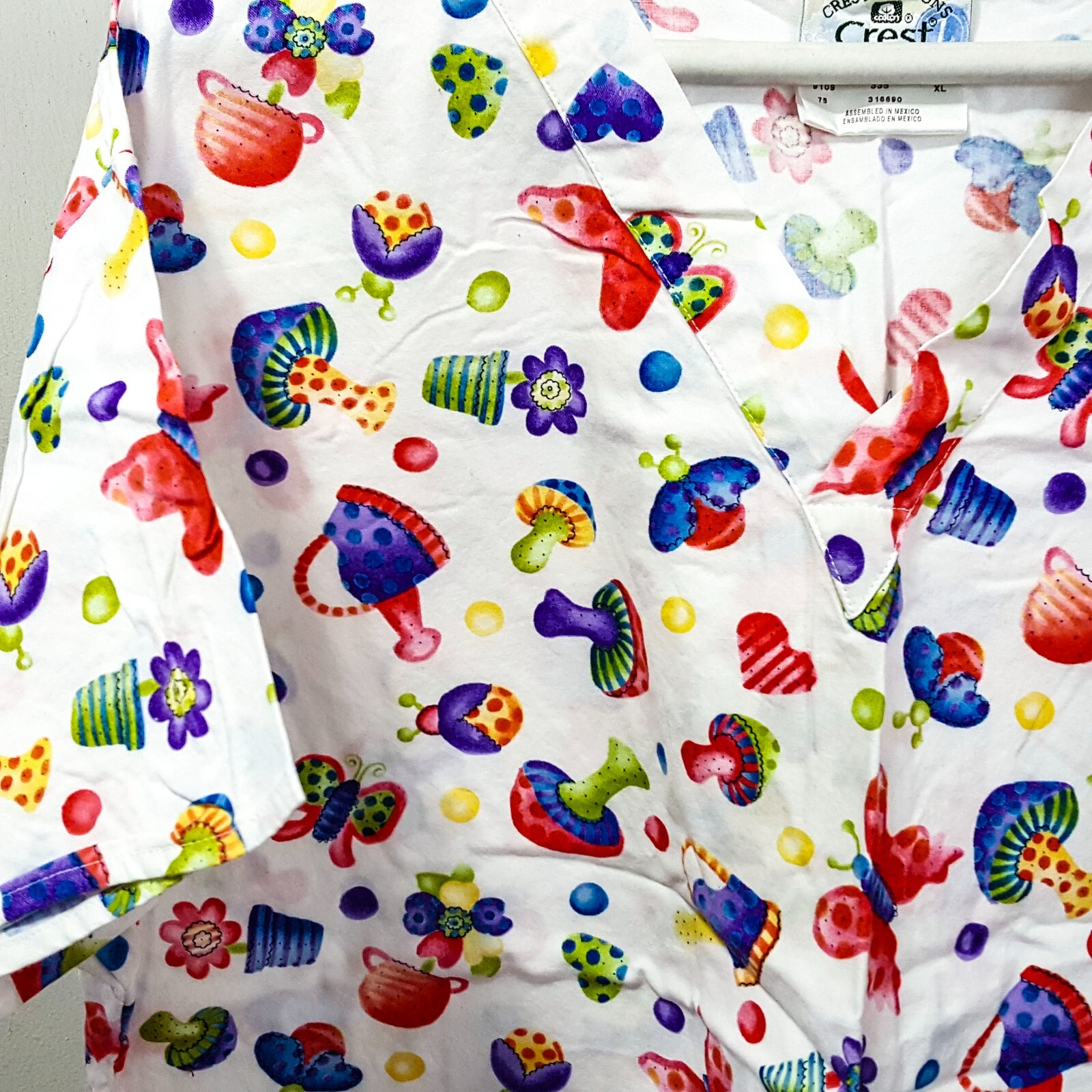 Crest Cottons Mushroom Flower Butterfly XL 52″ Scrub Top Shirt Spring Summer