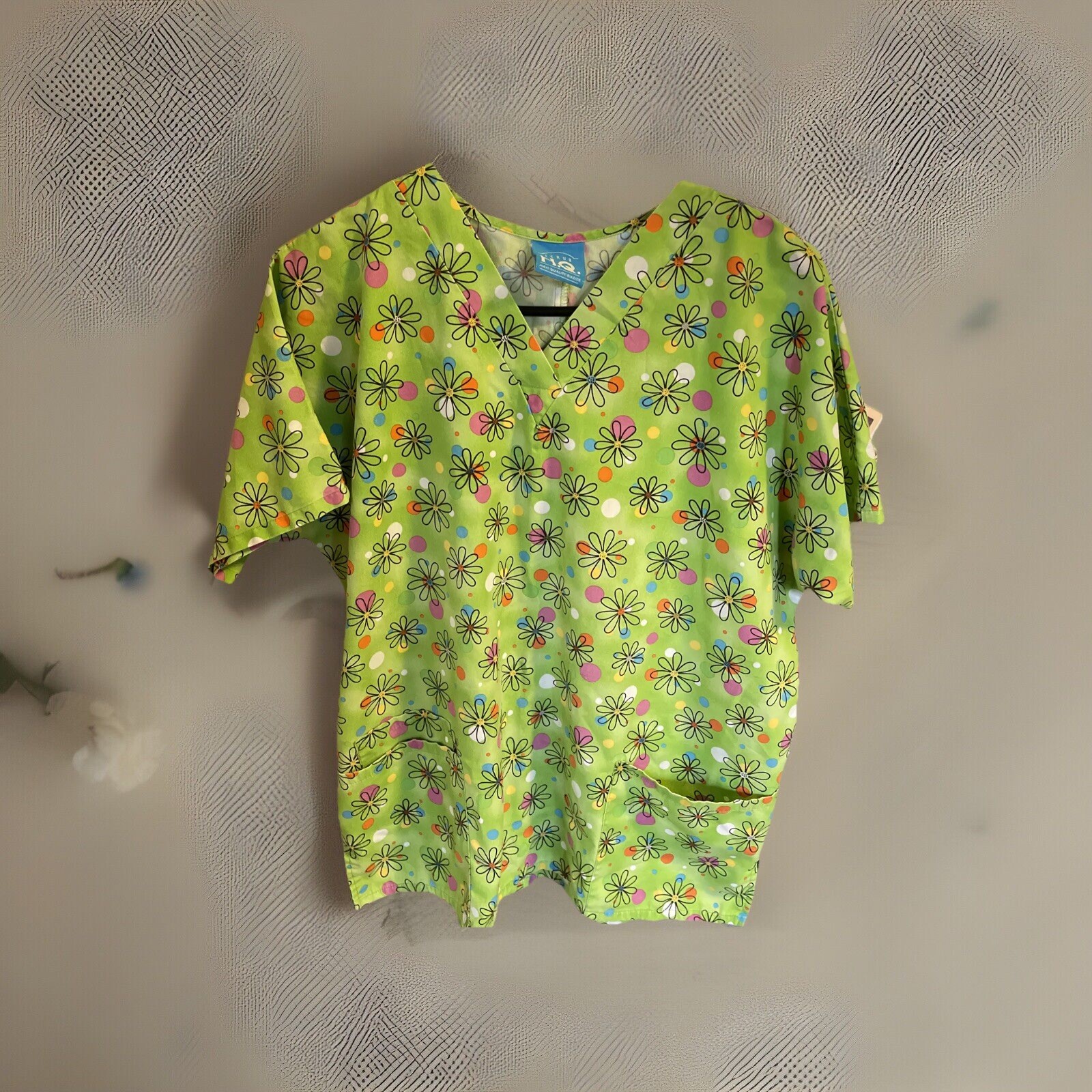 Women’s Scrub HQ Green Bright Spots Flowers Short Sleeve Scrub Top Uniform