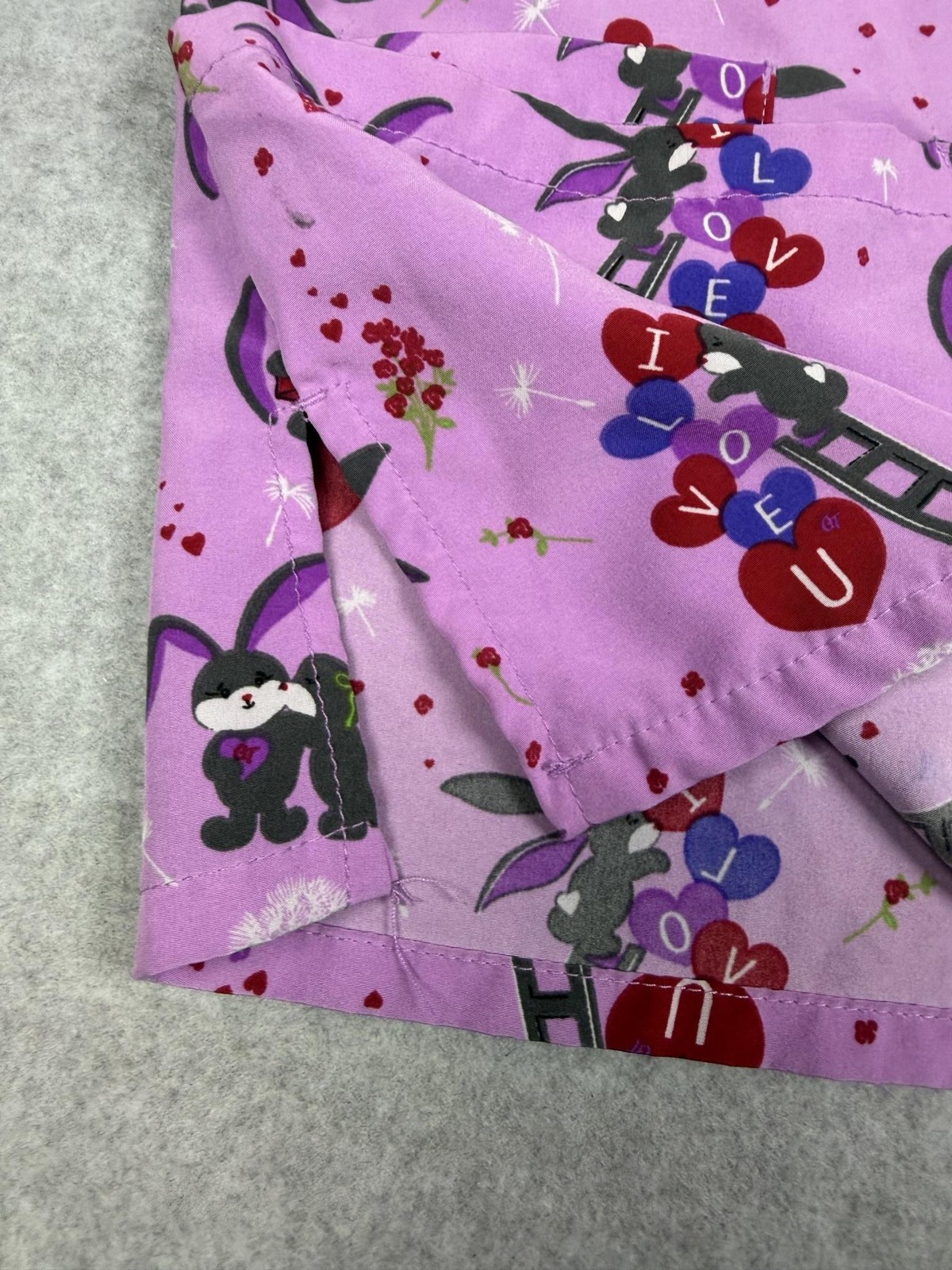 GT Performance Scrub Top Womens Small Purple Bunny Love Print V Neck Pockets
