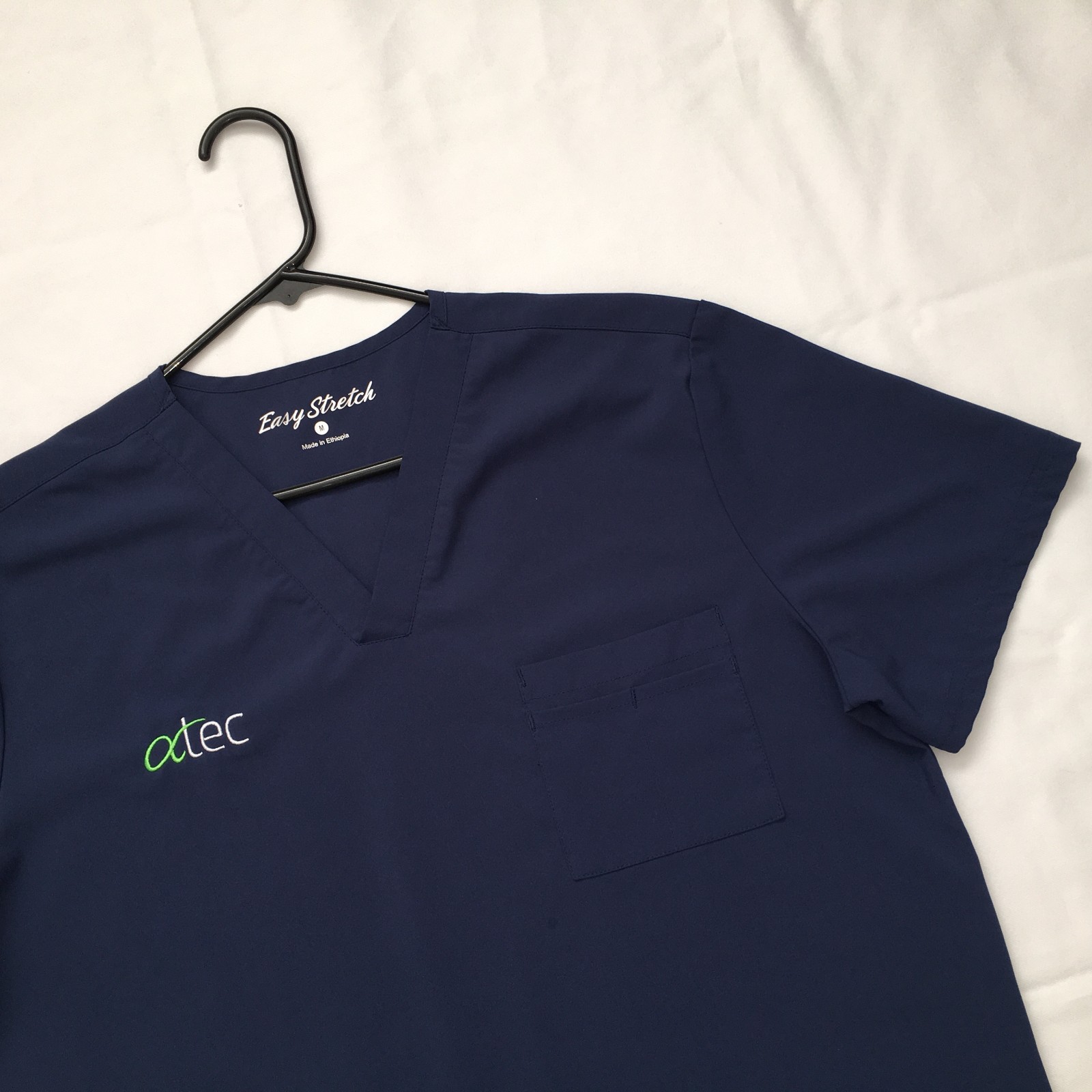 Easy Stretch Scrub Top M Navy Blue Chest Pocket Silky Feel V Neck Short Sleeve..