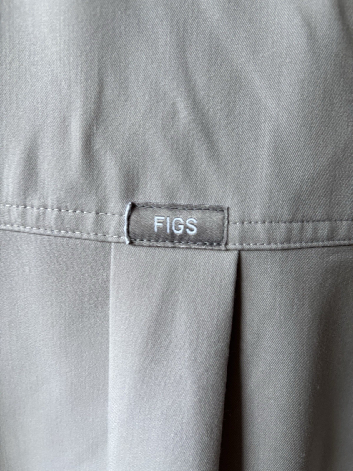 FIGS Scrub Set Small Slate Gray Rafaela Shirt & Medium Zamora Jogger Pants