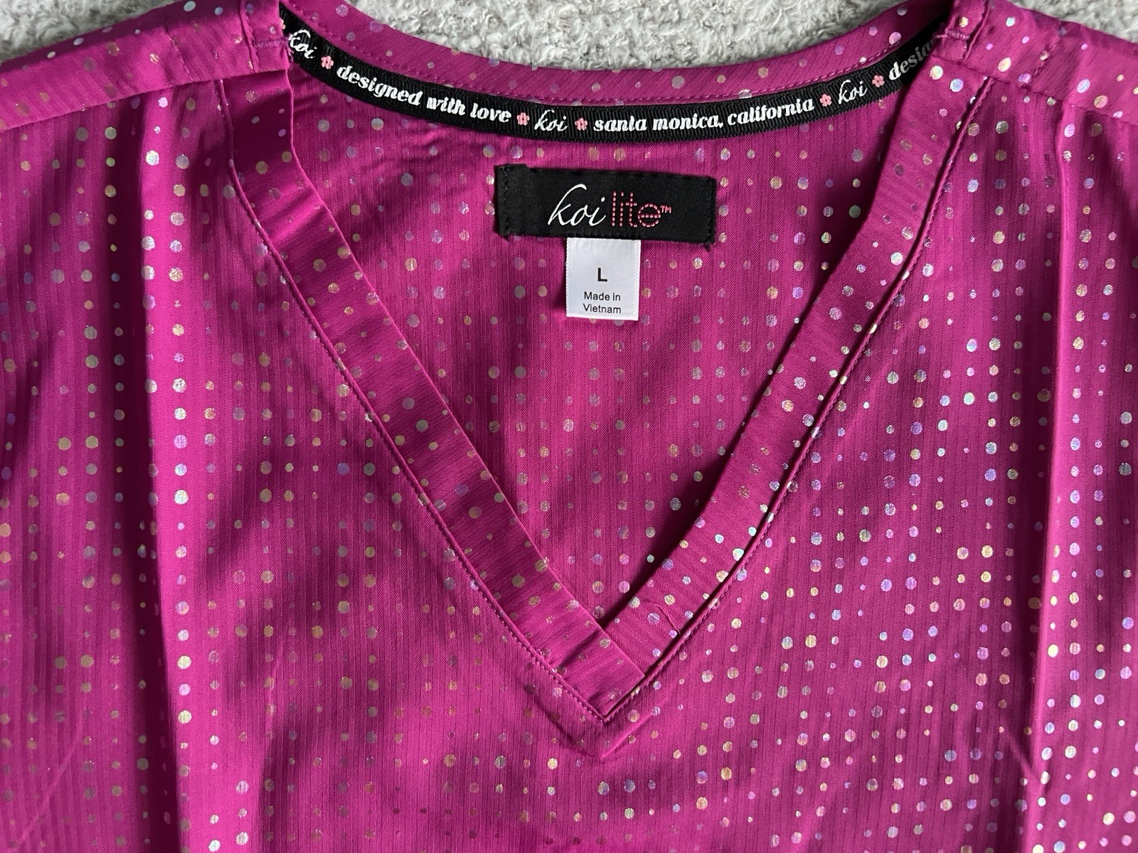 Koi Lite Scrub Top Women’s Large Iridescent Azalea Pink Sparkle Nursing Medical