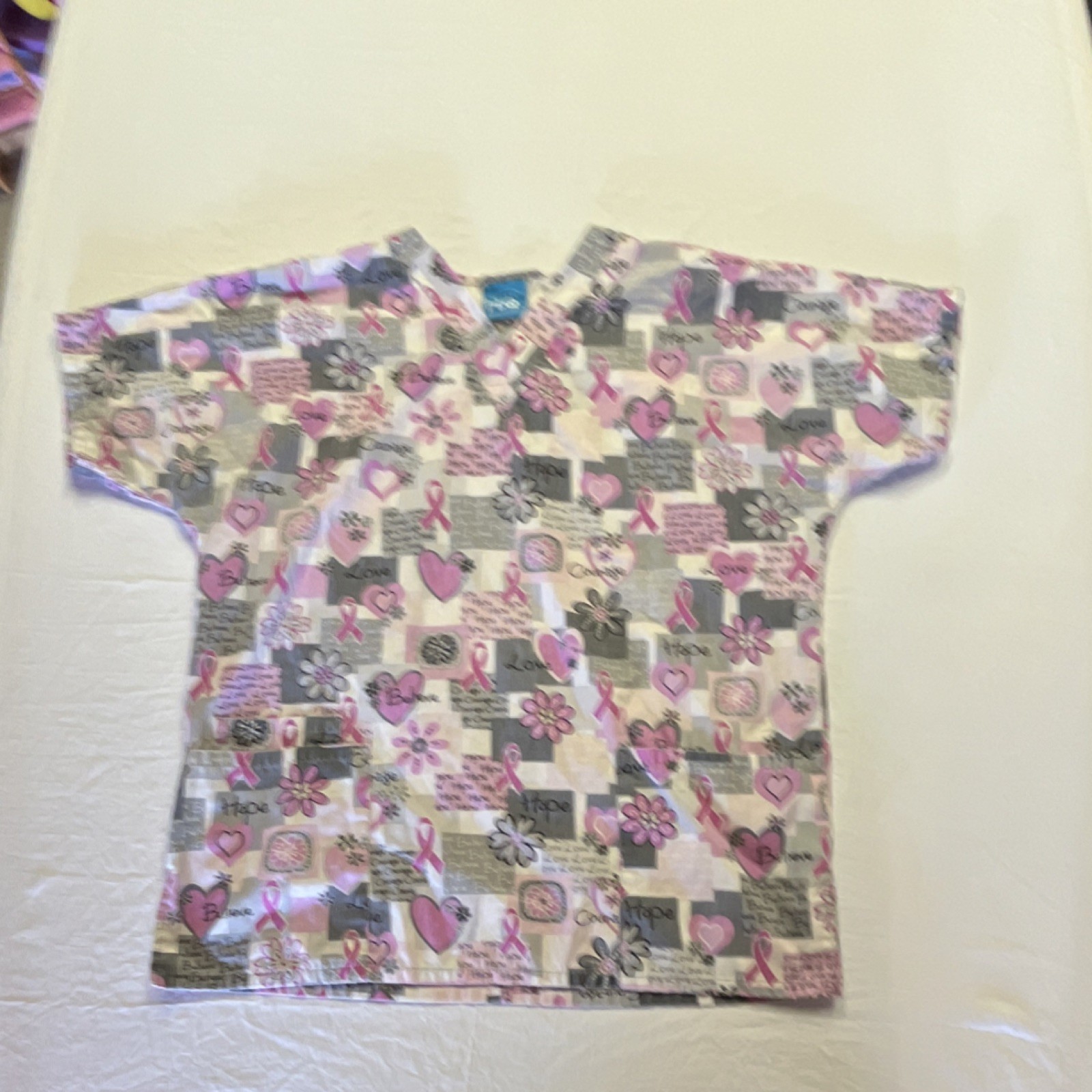 Scrub HQ Women’s Short Sleeve V-Neck Scrub Top Pink Ribbon Hearts Print