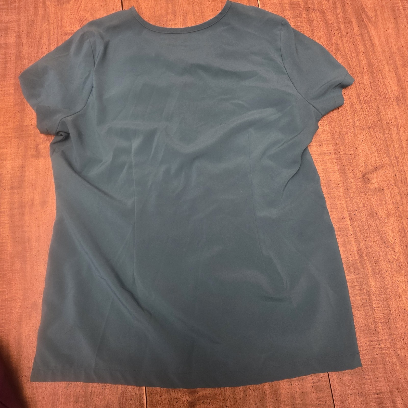 LOT OF 2 Easy Stretch Women’s L Scrub Top NURSING NURSE RN MEDICAL TOPS POCKETS