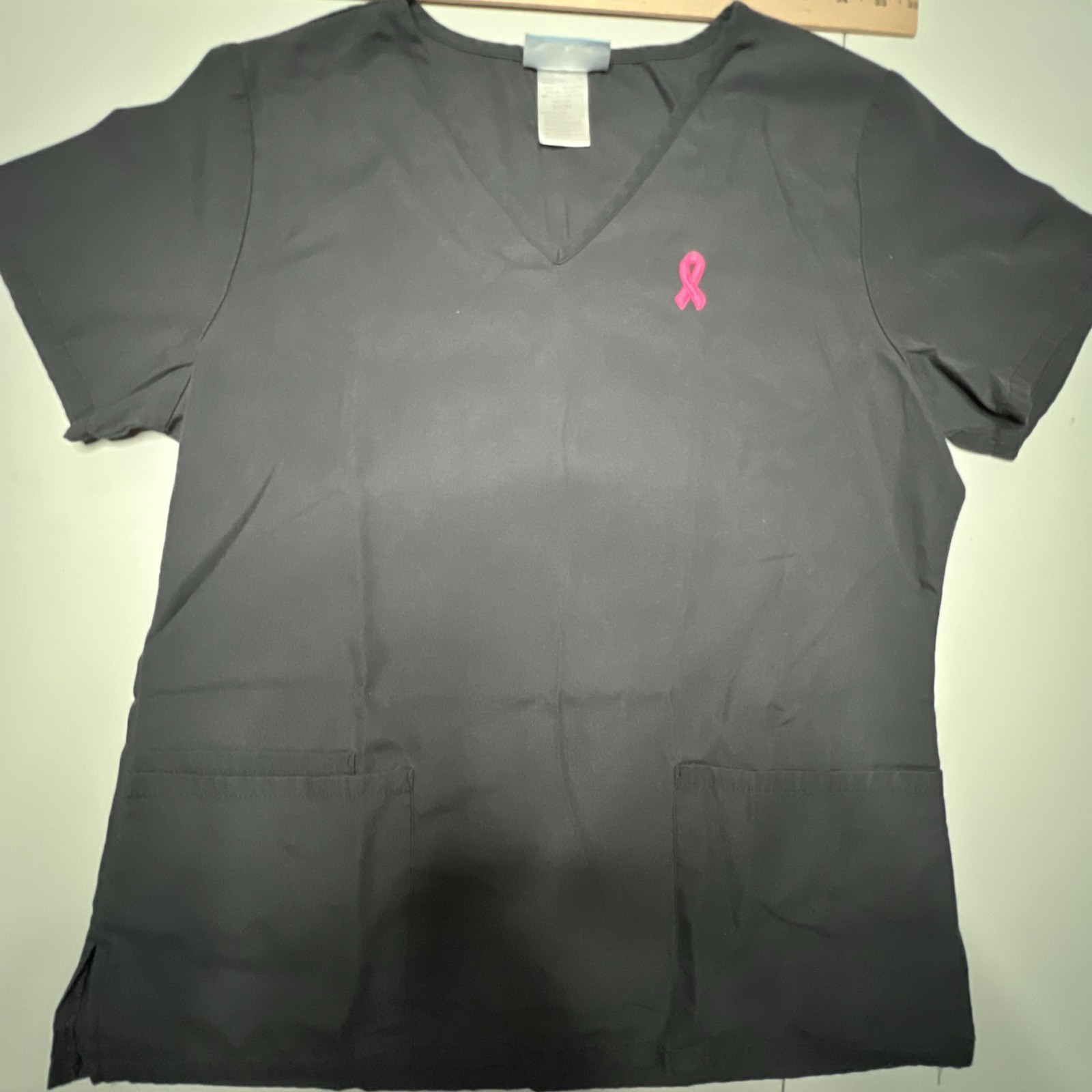 SB Scrubs Top Women’s Small grey Breast Cancer Awareness Pockets
