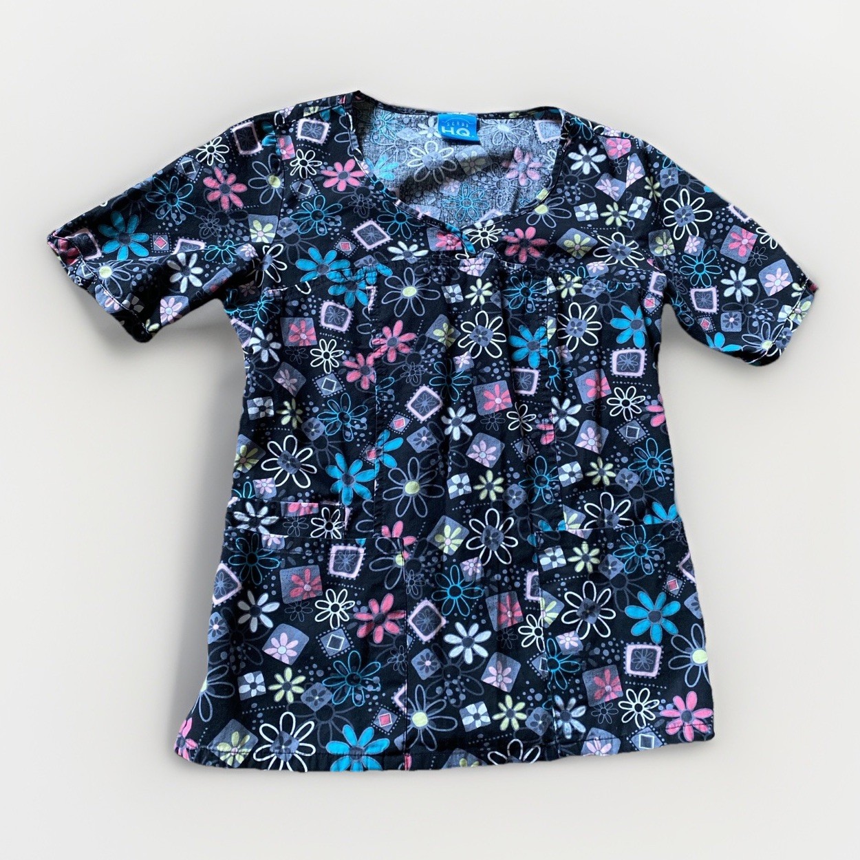 Scrub HQ Women’s Black Floral Print Scrub Top Size XS