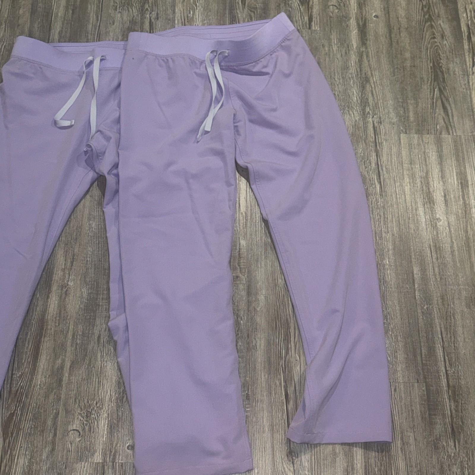 Lot FIGS Women’s Scrub Pants – Lavender Dew – Size Medium Regular