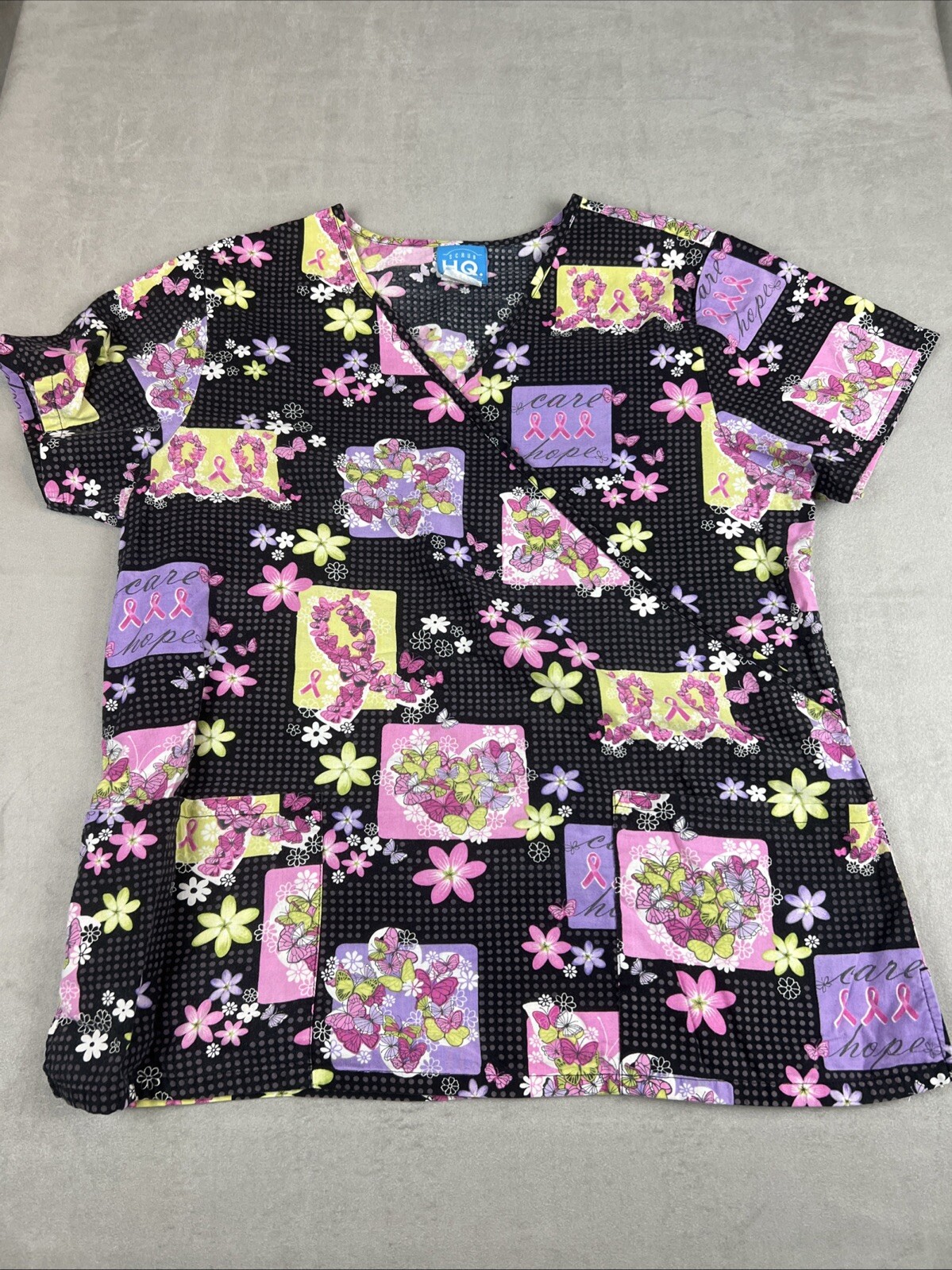 Womens Scrub Top Size L Breast Cancer Awareness Flowers Care HQ Brand 2 Pockets