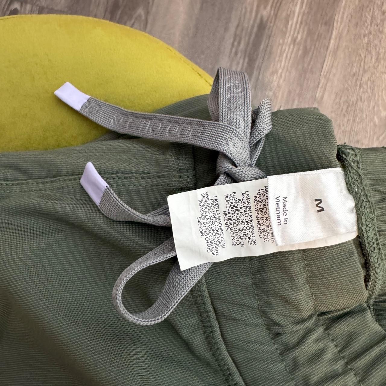 Olive green Embrace scrubs set (women’s medium)-straight leg