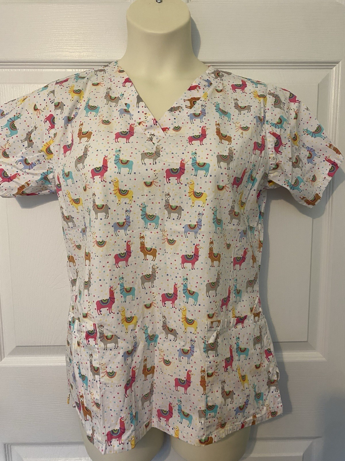 Colorful Party Llamas Scrub Top Women’s Medium Tasha And Me Brand