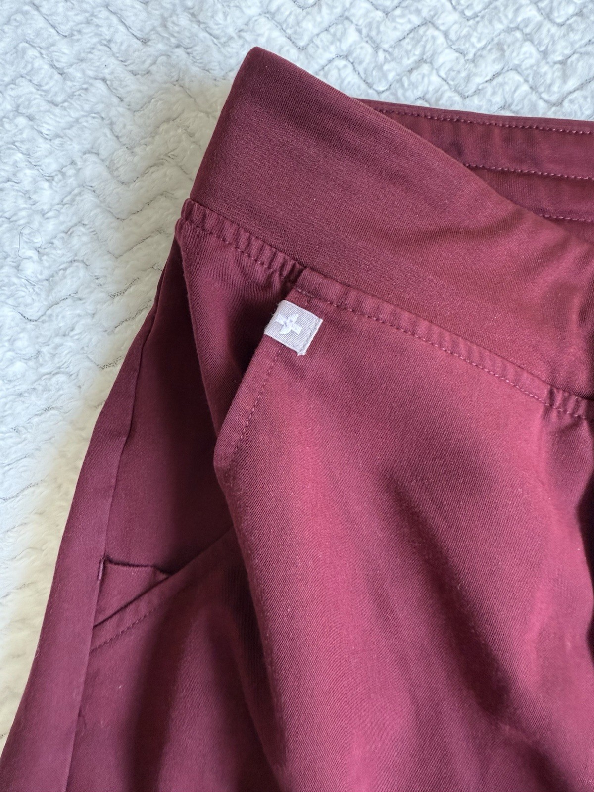 Women’s FIGS Burgundy Zamora Jogger Scrub Pants Size S