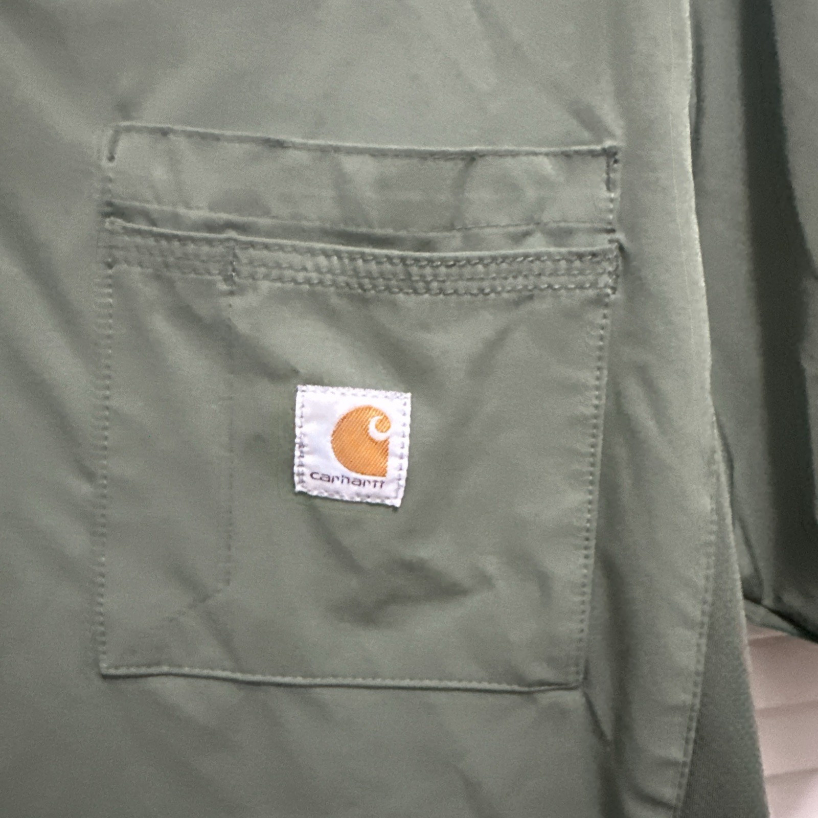 Carhartt Men’s Olive Green Pocket Scrubs Top Size Small Short Sleeve Modern Fit