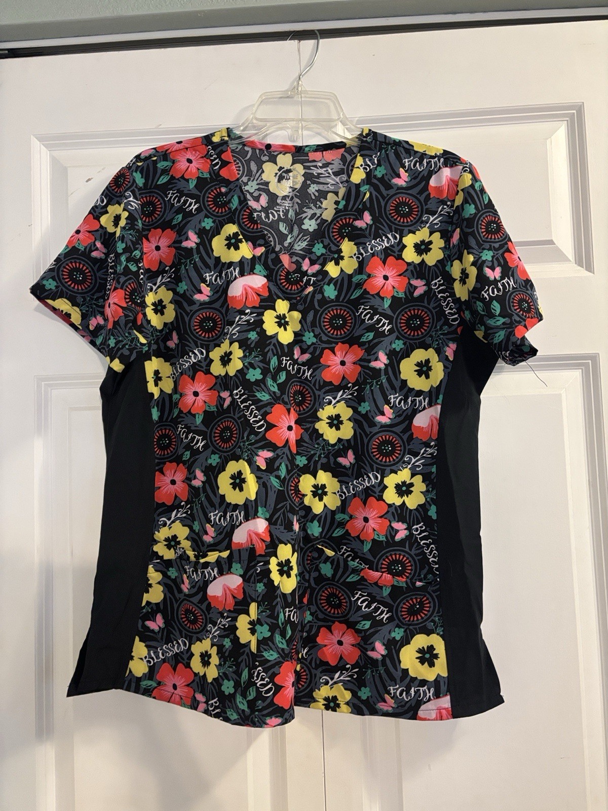 Divine Stretch by JDM Women’s Medical Scrub Top Floral Heart Polyester Spandex