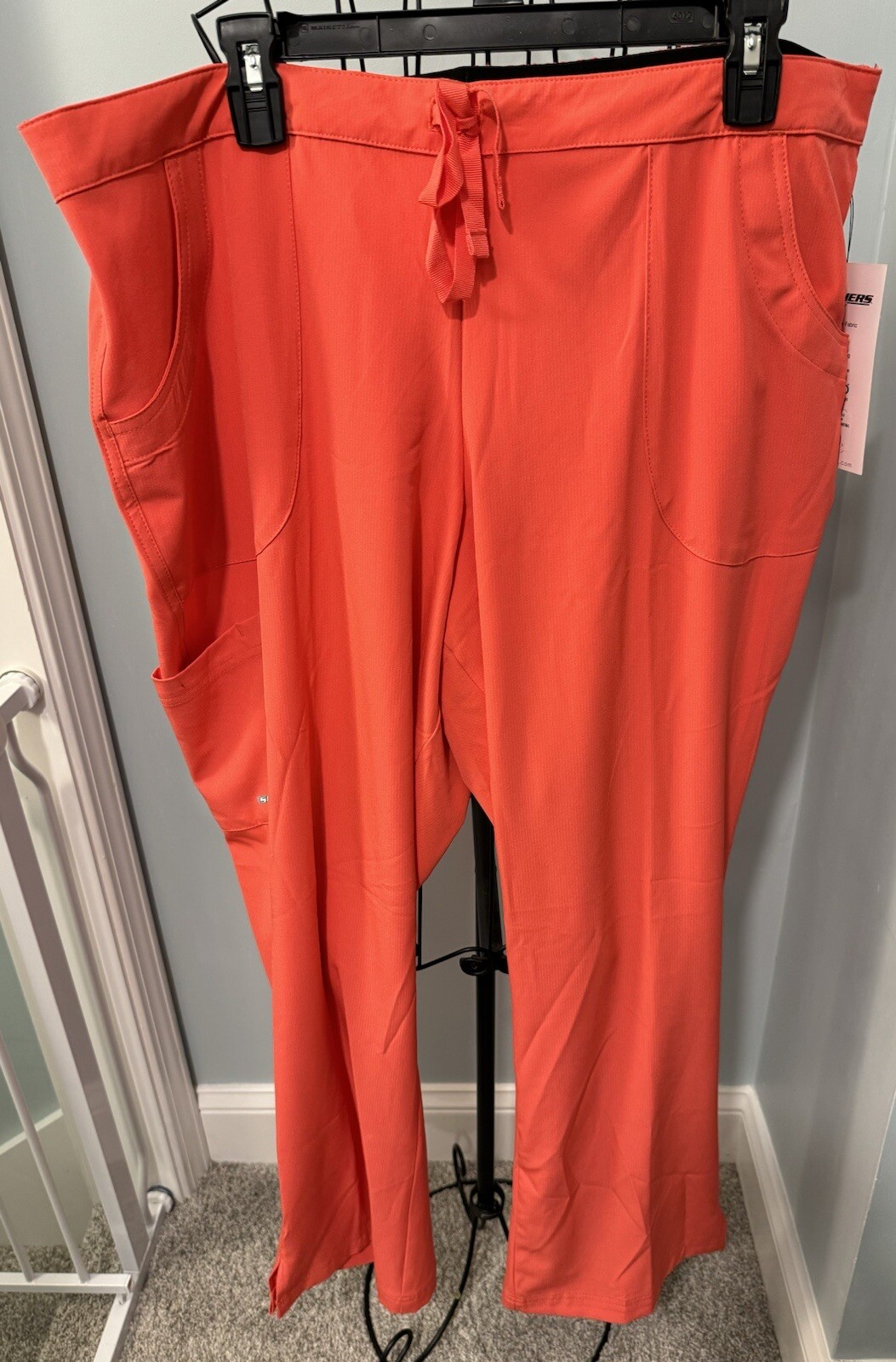 NEW Skechers Reliance Women’s Scrub Bottoms Pants 2X 2XL Petite Coral Lipstick