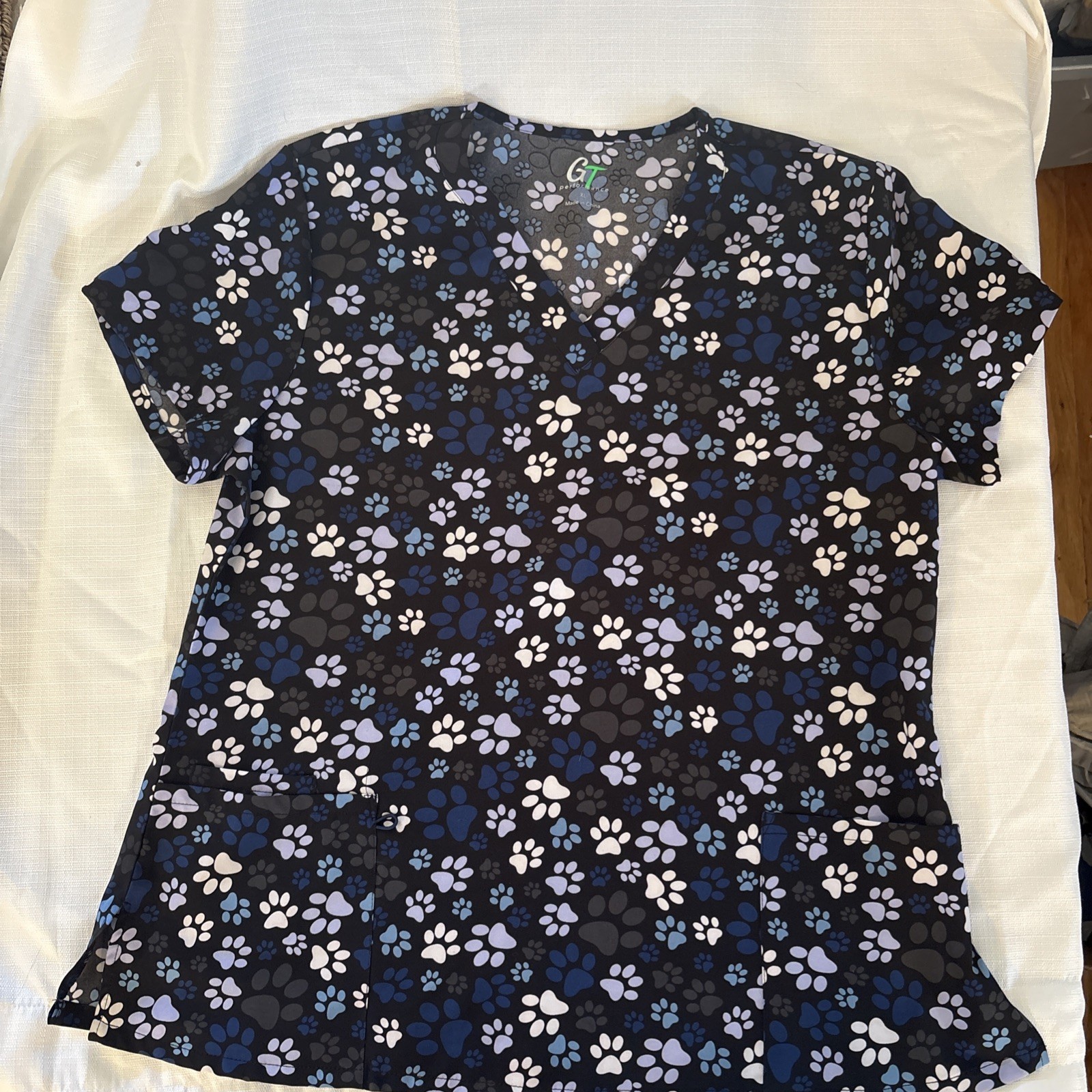🐾 GT Performance Scrub Top Womens Size XL Paw Prints Blue White Black SS V-Neck