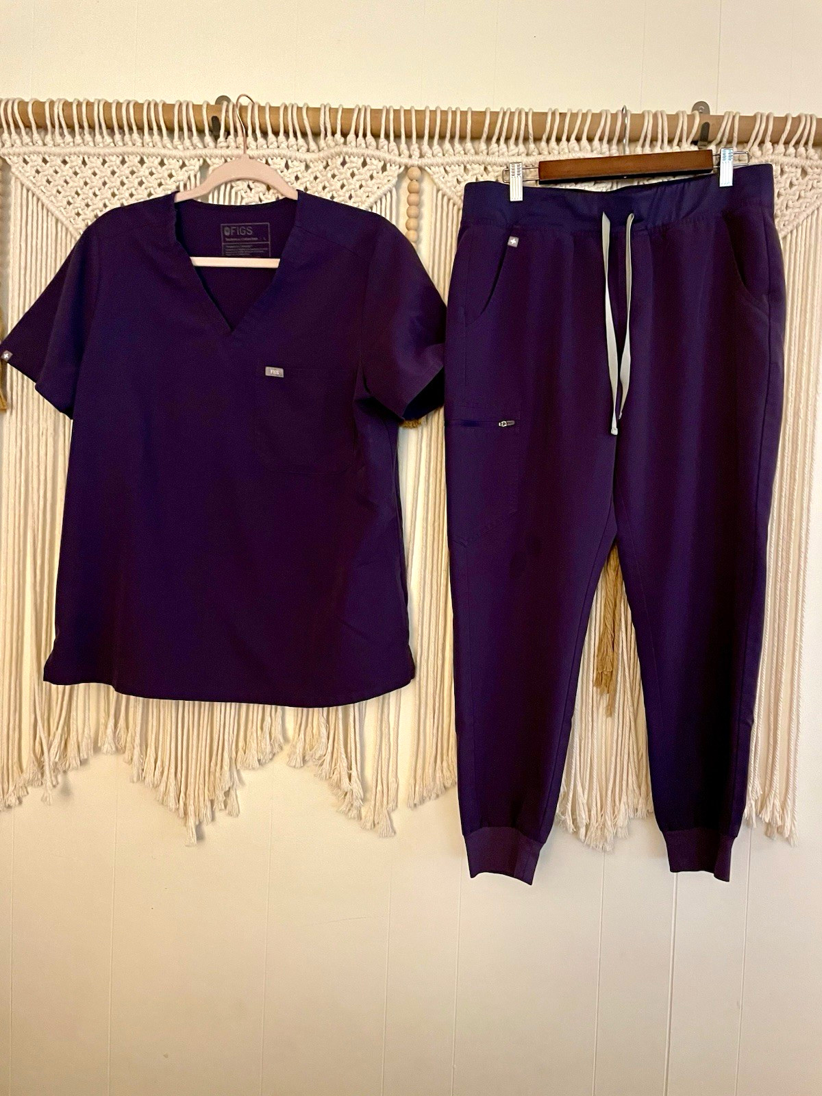 FIGS Women’s Purple Scrub Set Top & Pants Size Large