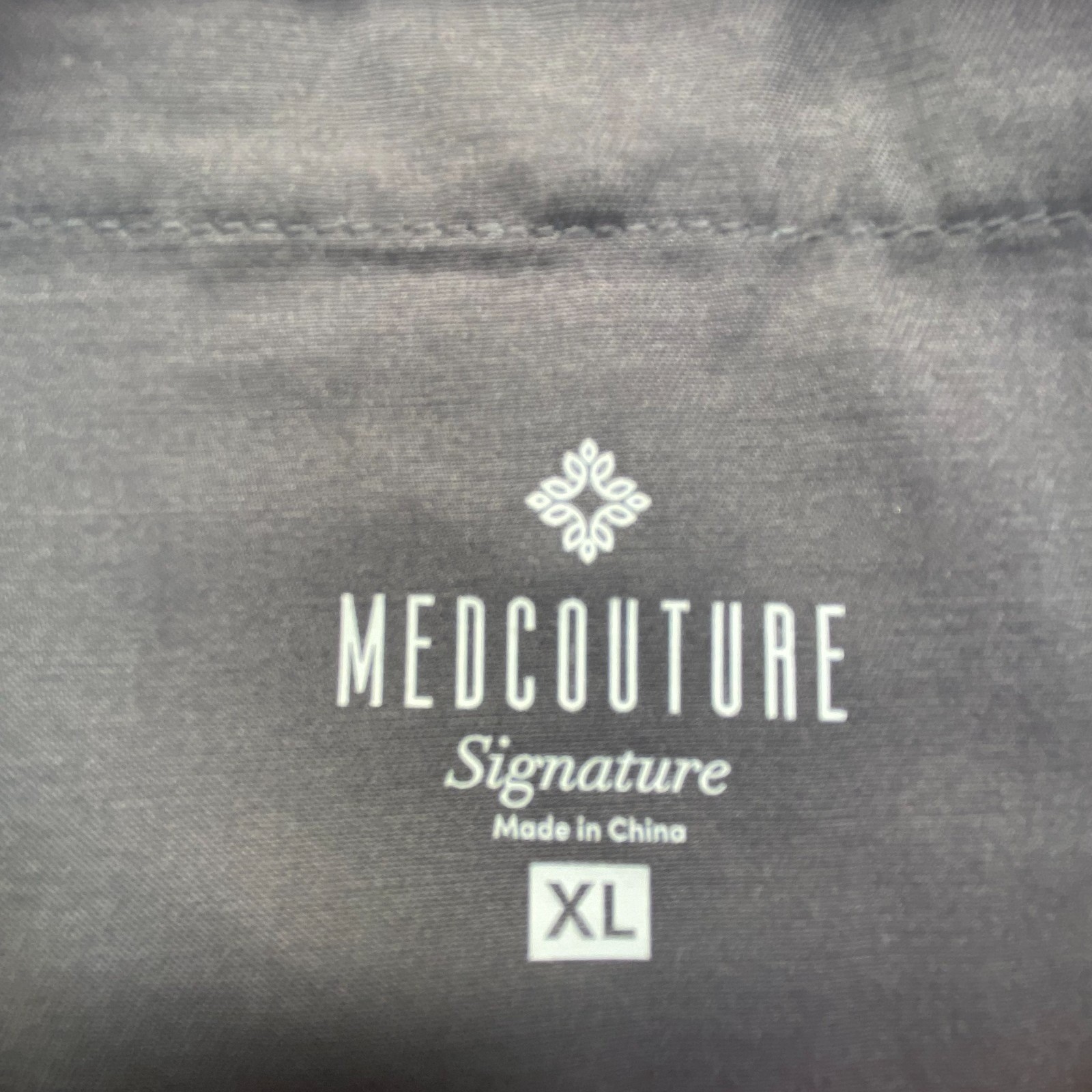 Med Couture Women’s 8403 Signature V-Neck Scrub Top, NWT Gray/Green Size XL