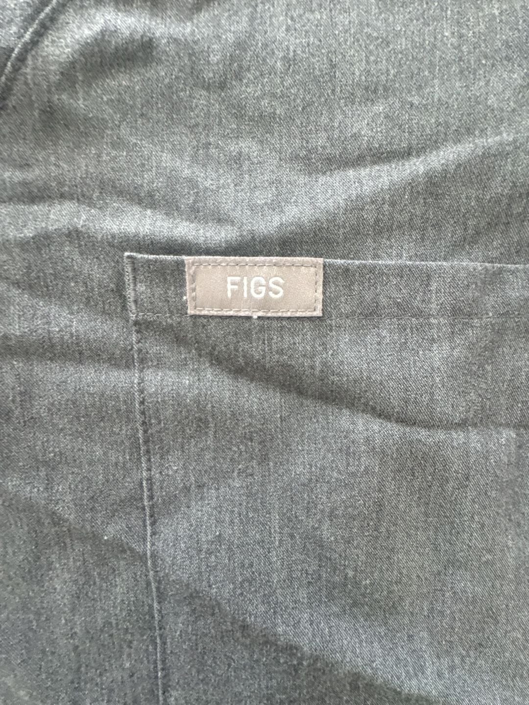 FIGS Technical Collection Catarina One-Pocket V-Neck Scrub Top Graphite Grey Med