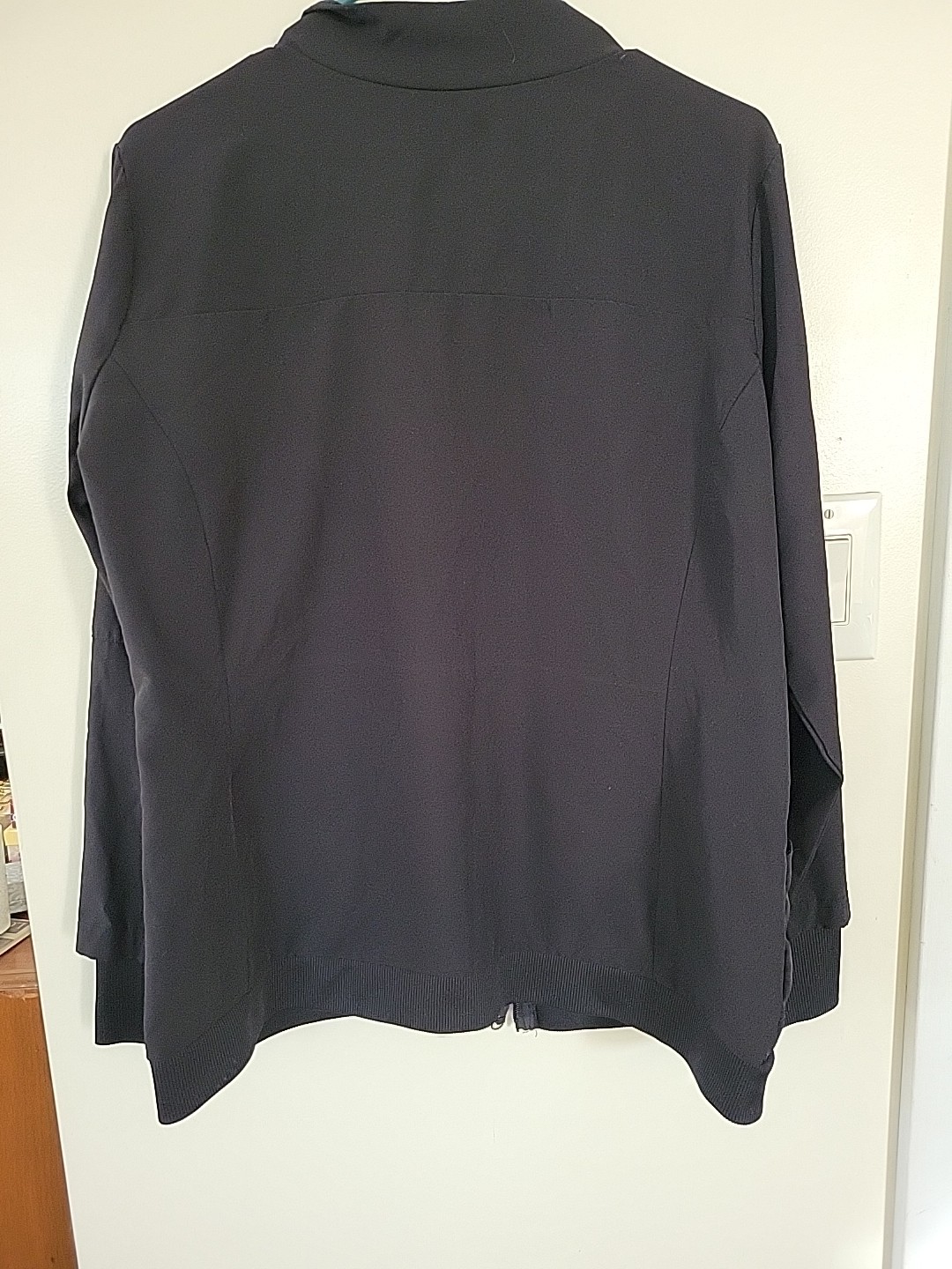 RBX Long Sleeves Scrubs Live Love Care Size Large – Black- Many Pockets